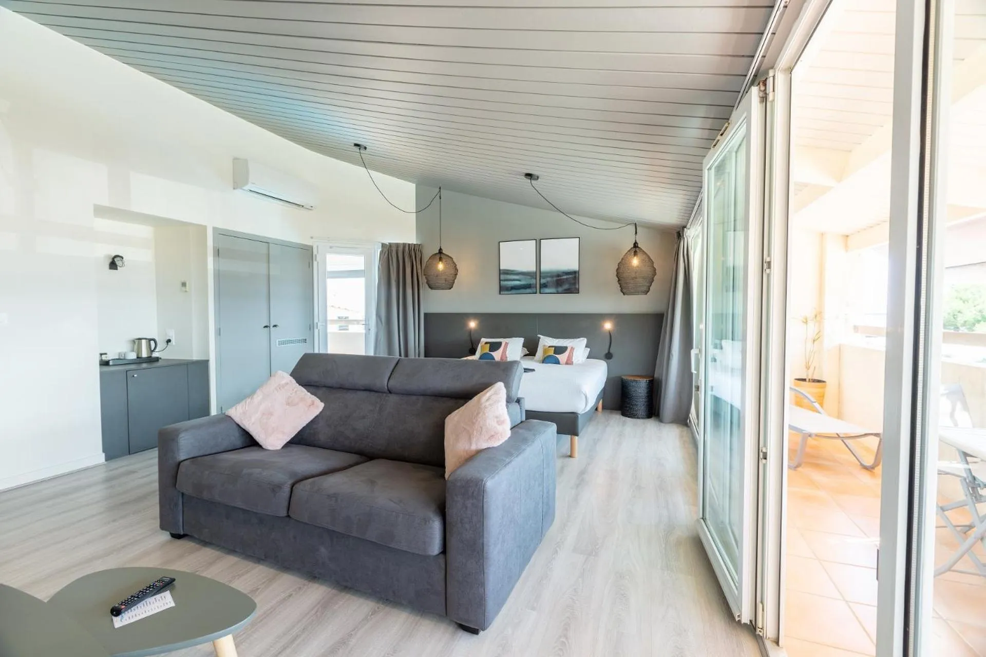 Hôtel Restaurant Le Grand Large - Face à la plage - Ile de Ré