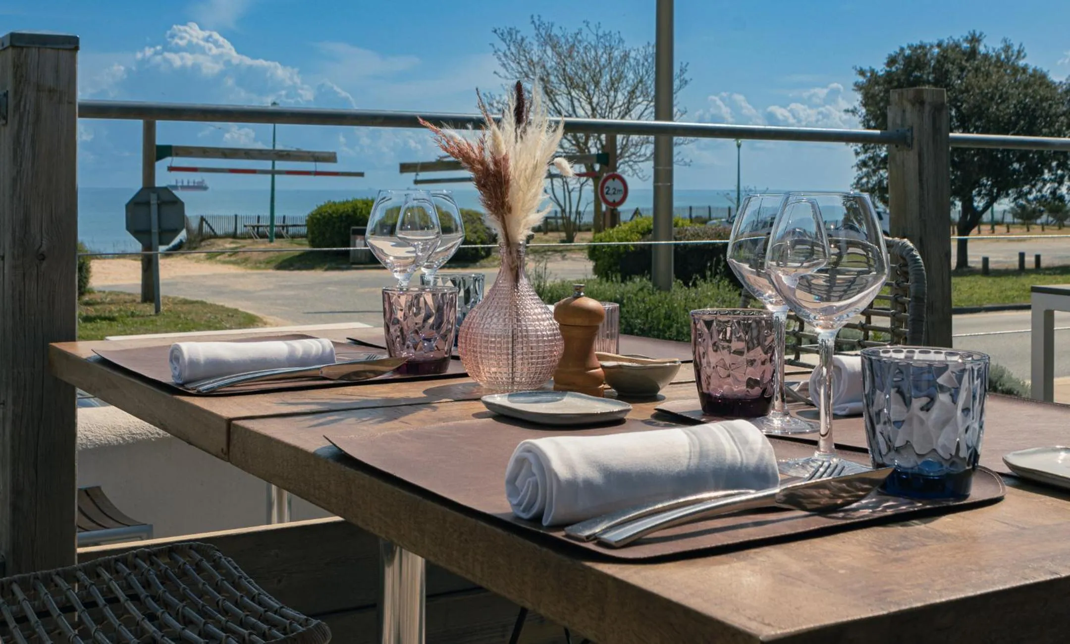 Restaurant/places to eat in Hôtel Restaurant Le Grand Large - Face à la plage - Ile de Ré