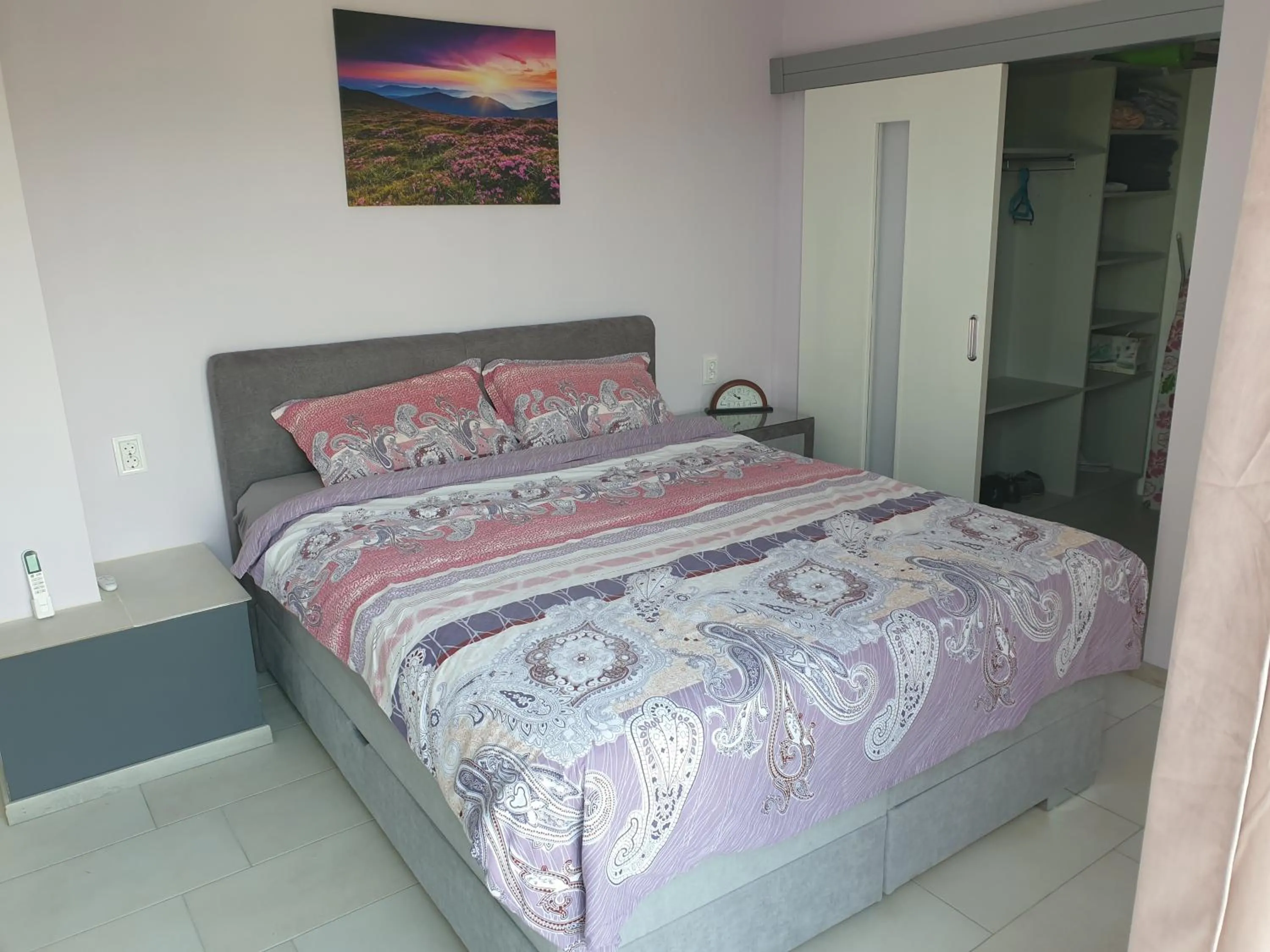 Property building, Bed in Pearl Sunshine Appartments