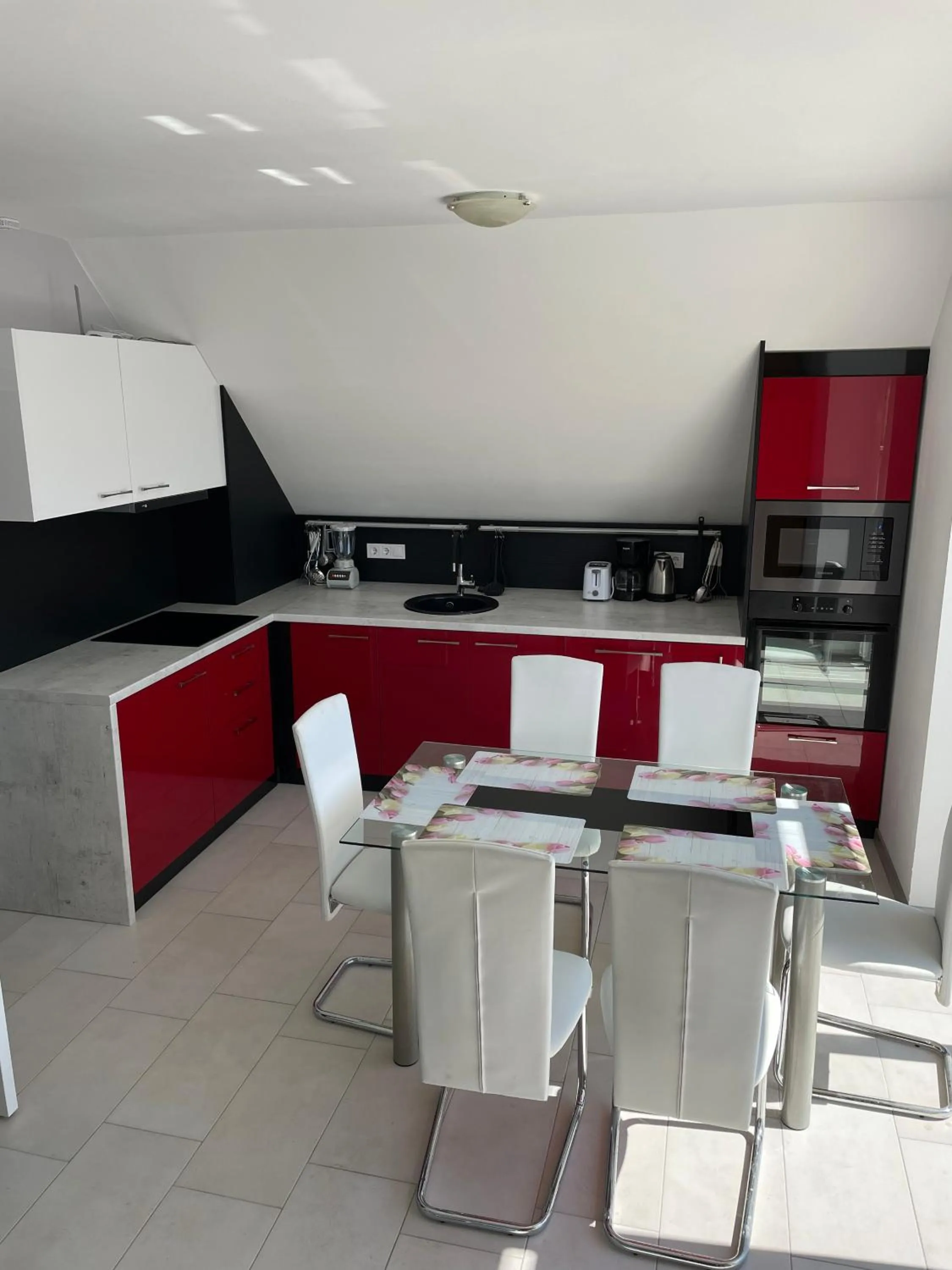 Kitchen or kitchenette in Pearl Sunshine Appartments