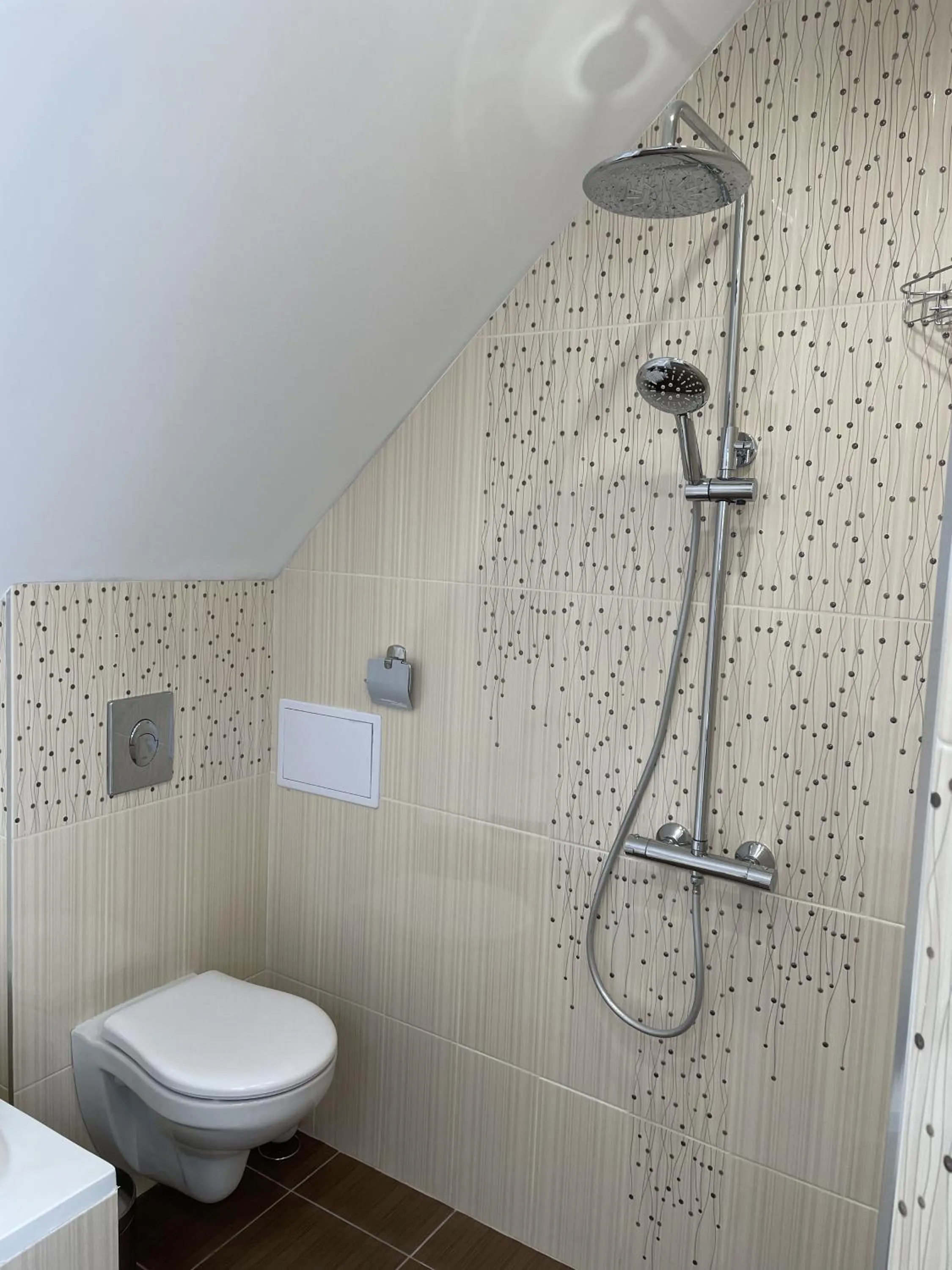 Shower in Pearl Sunshine Appartments