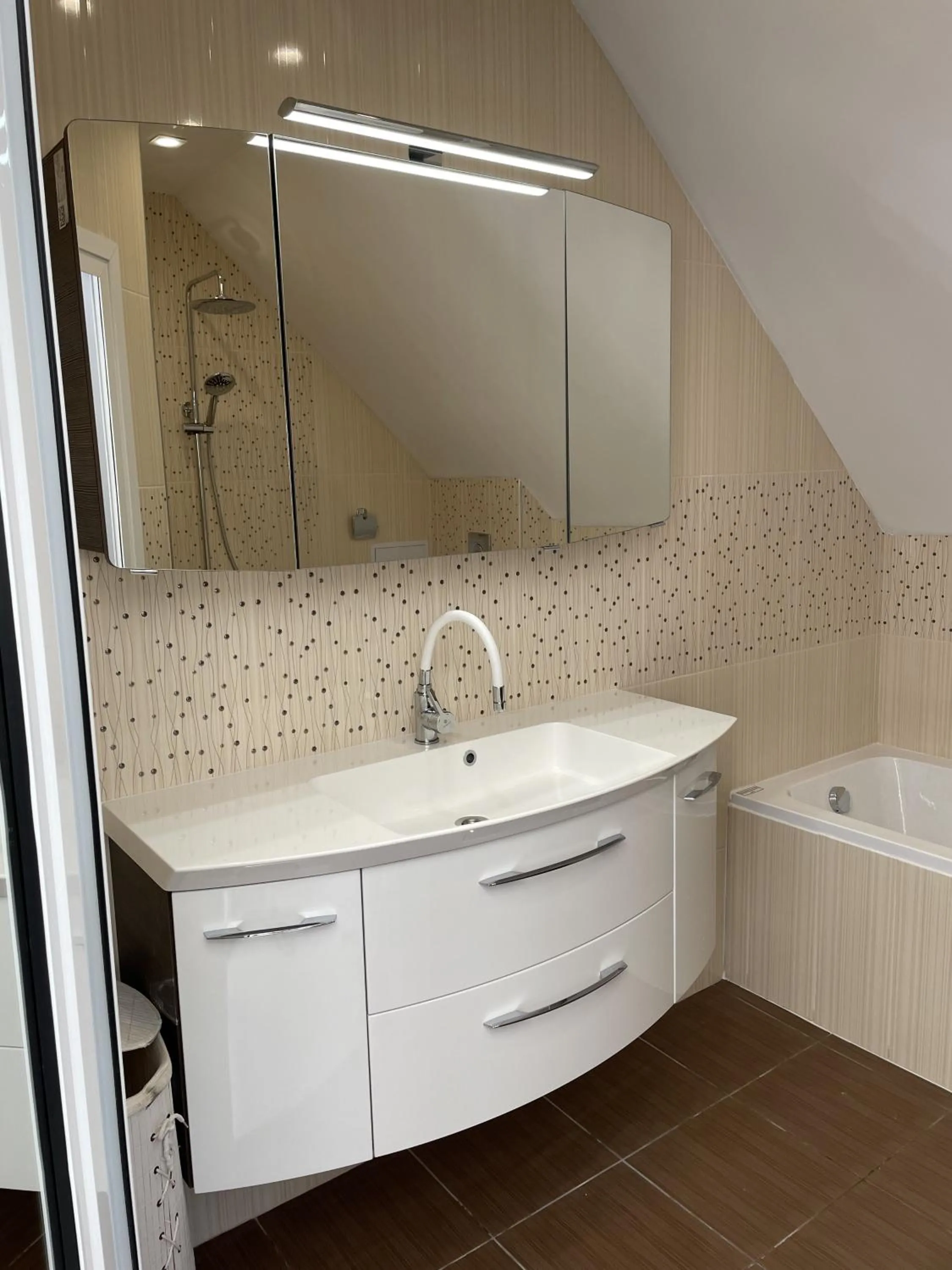Bathroom in Pearl Sunshine Appartments