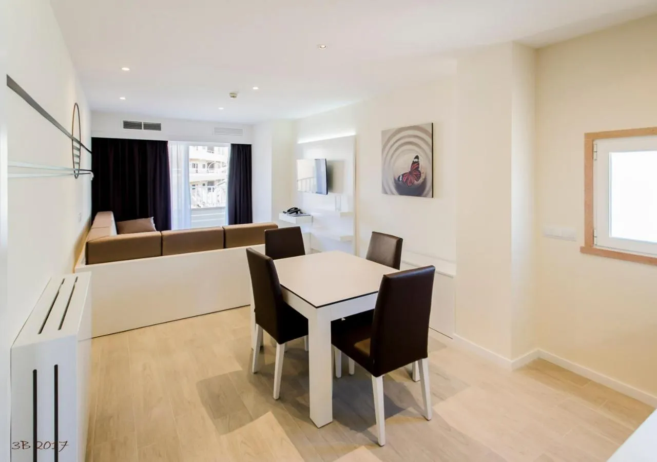 Living room in Apartamentos Ponent