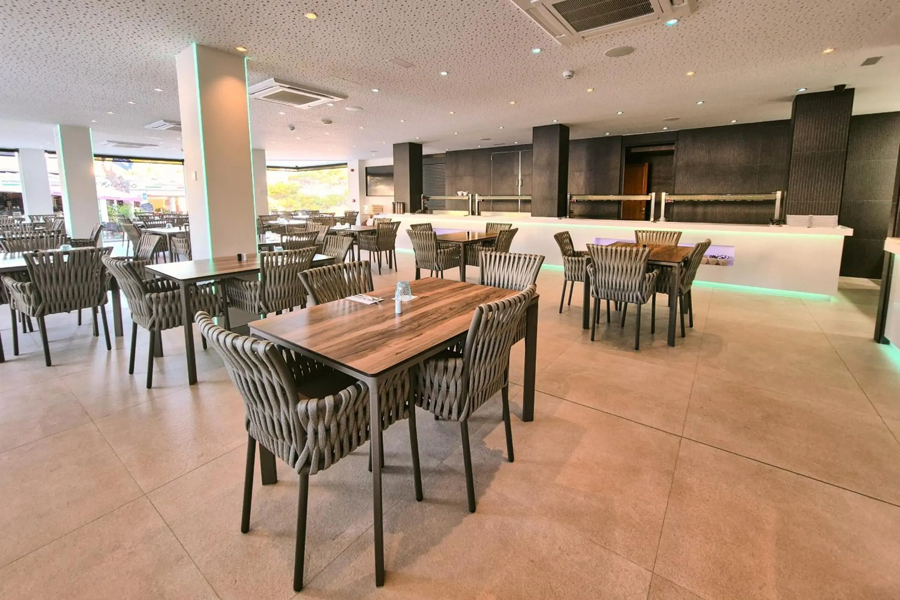 Restaurant/places to eat in Apartamentos Ponent Restaurant/places to eat in Apartamentos Ponent