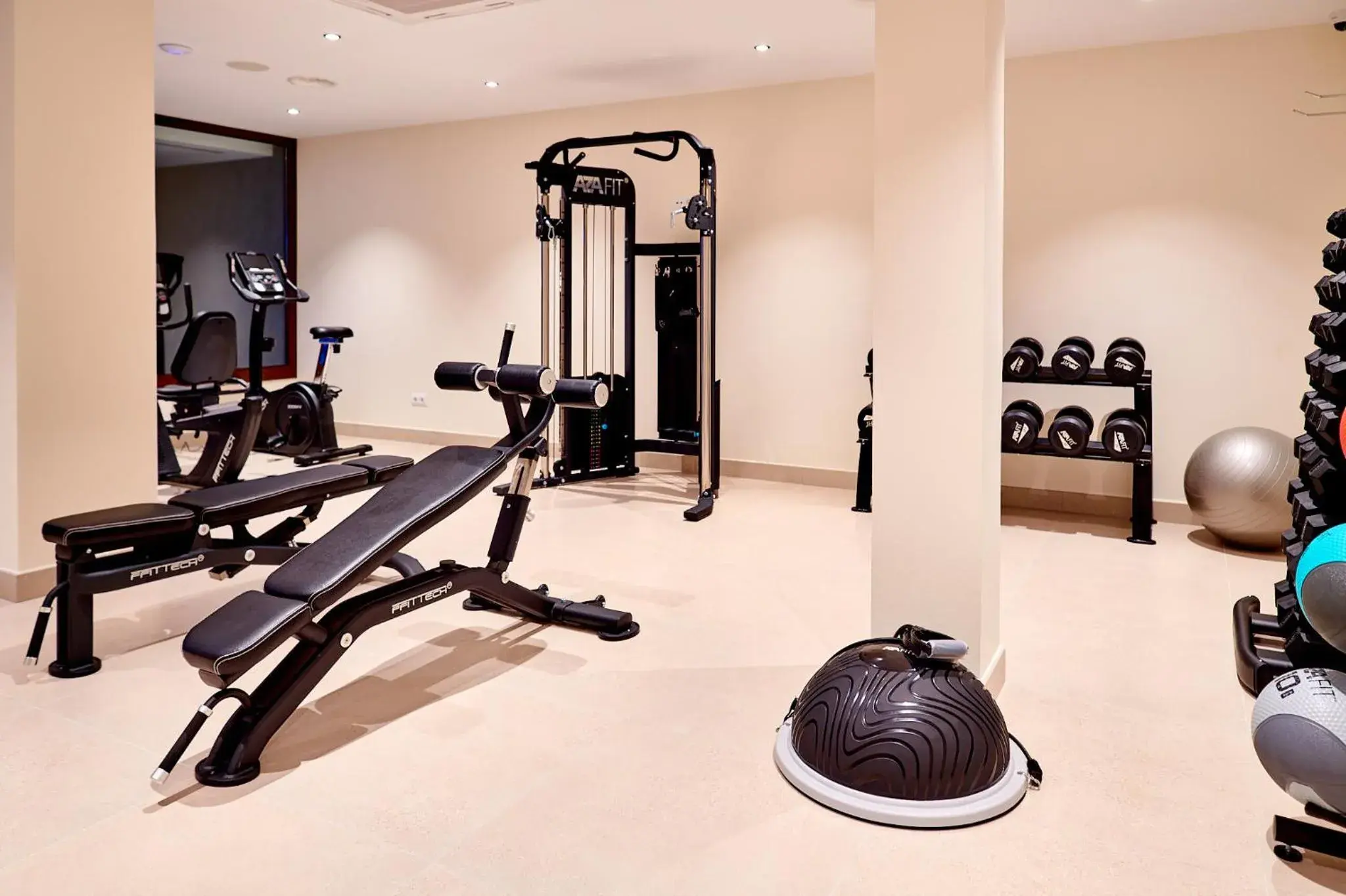 Fitness centre/facilities in Apartamentos Ponent Fitness centre/facilities in Apartamentos Ponent