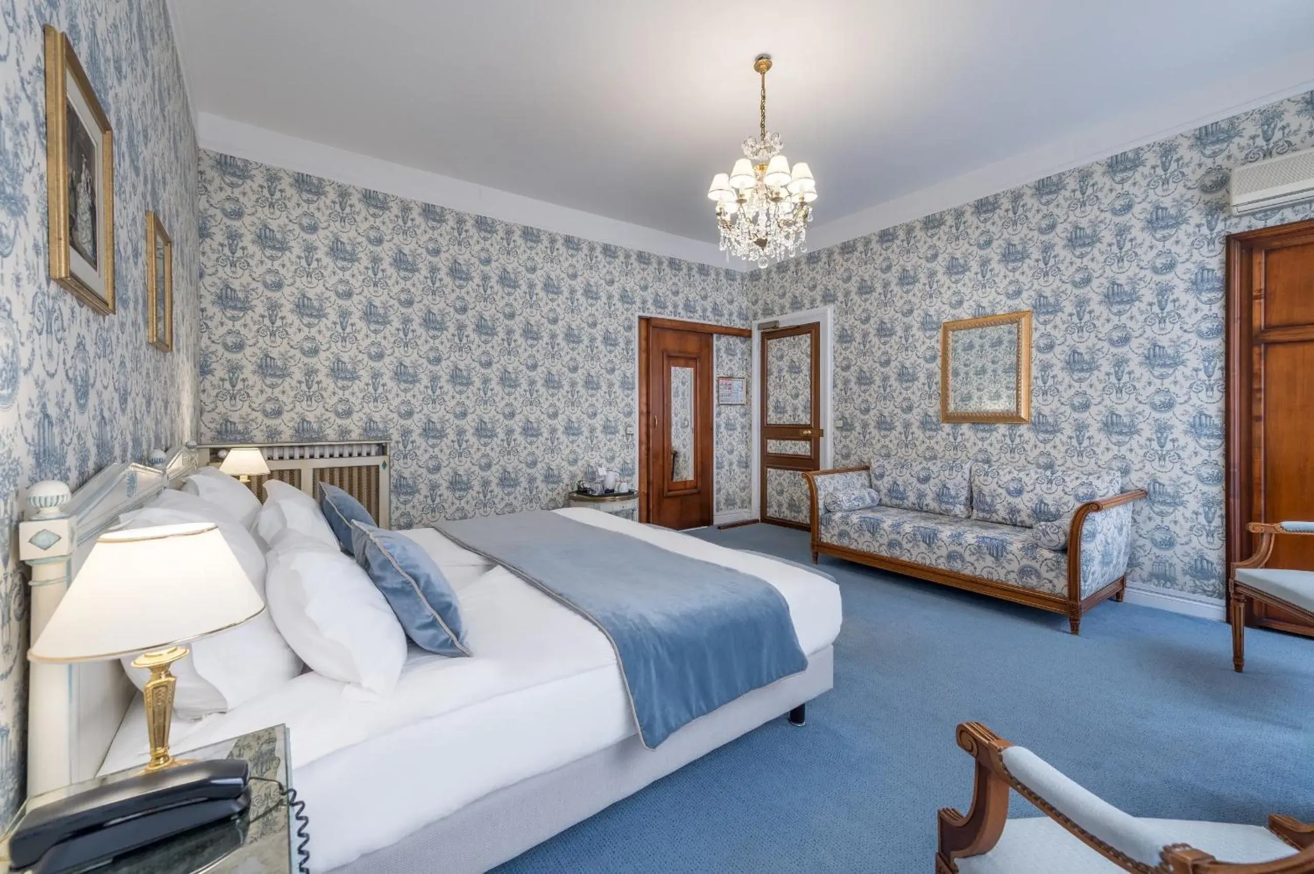 Deluxe Double Room in Grand Hôtel Des Templiers, Piscine & Spa Deluxe Double Room in Grand Hôtel Des Templiers, Piscine & Spa