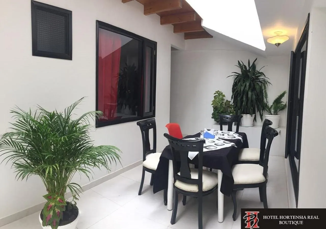Restaurant/places to eat in Hotel Hortensia Real