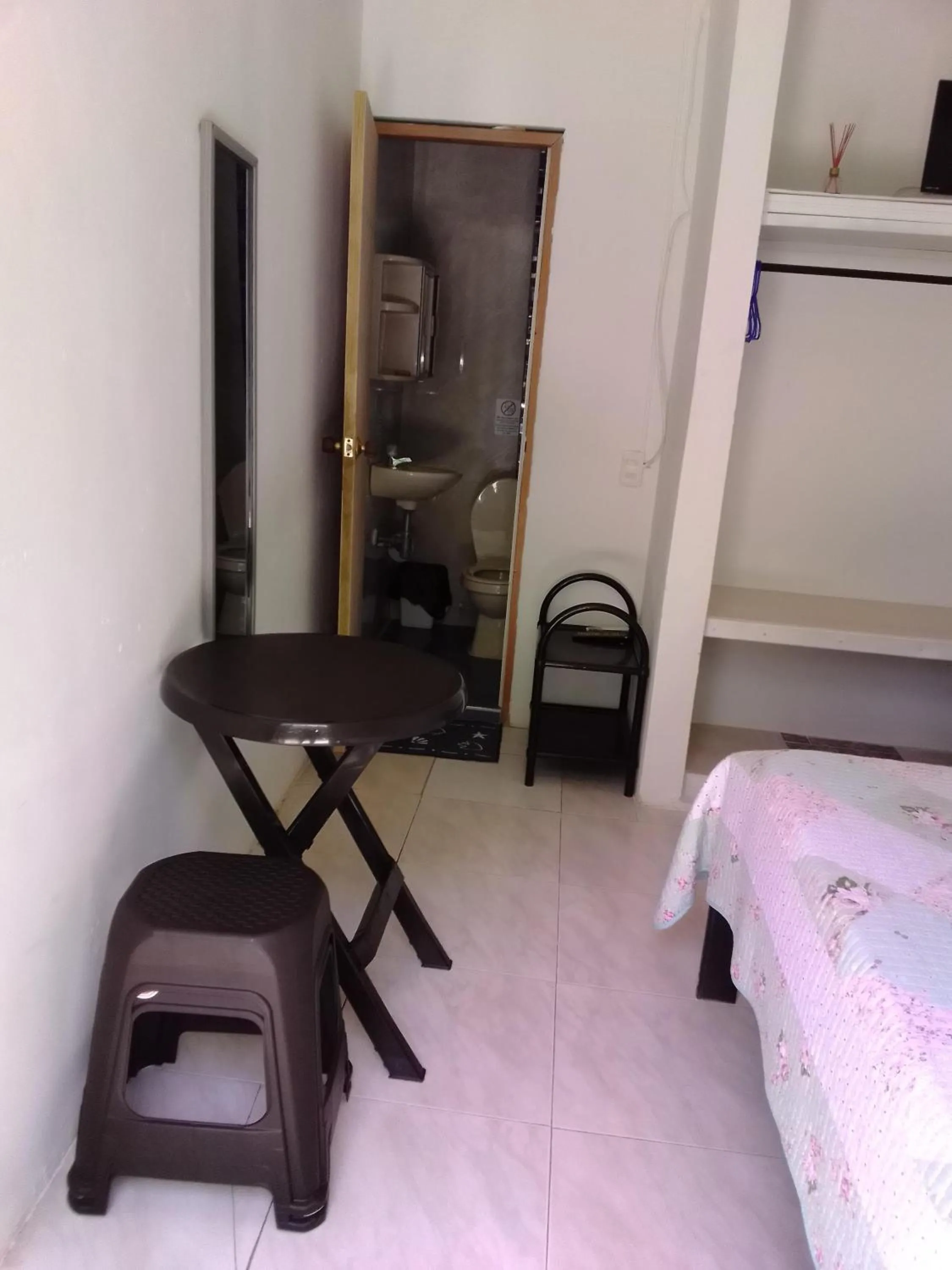 Photo of the whole room, Bed in Posada for Living