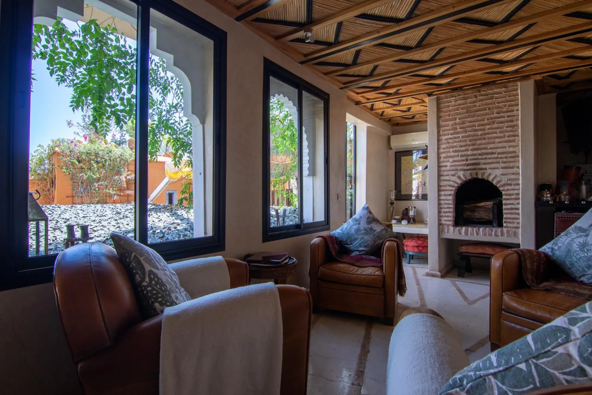 Restaurant/places to eat in Riad Dar Oulhoum