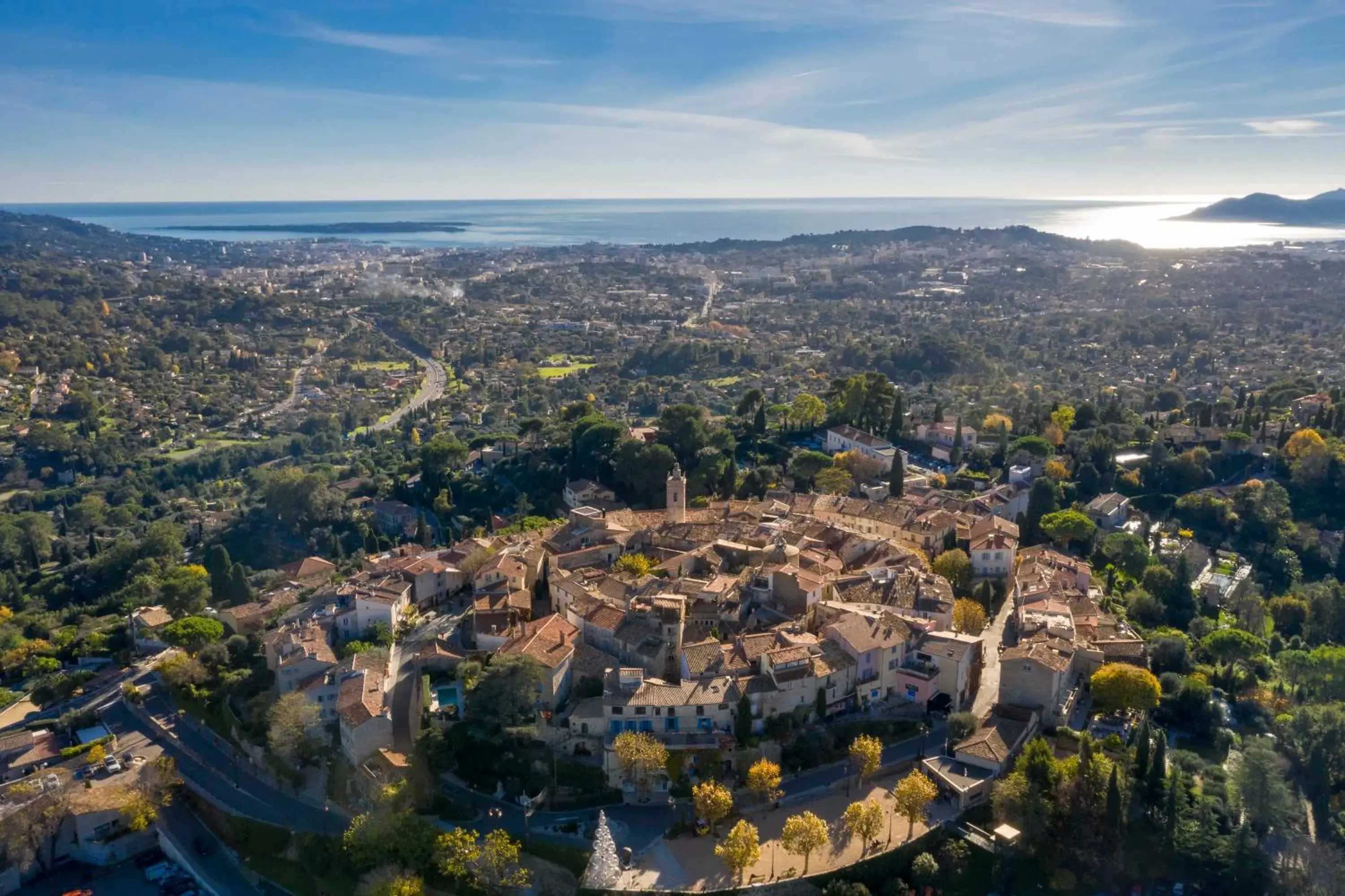 Bird's eye view in Mougins Luxury Retreats Bird's eye view in Mougins Luxury Retreats