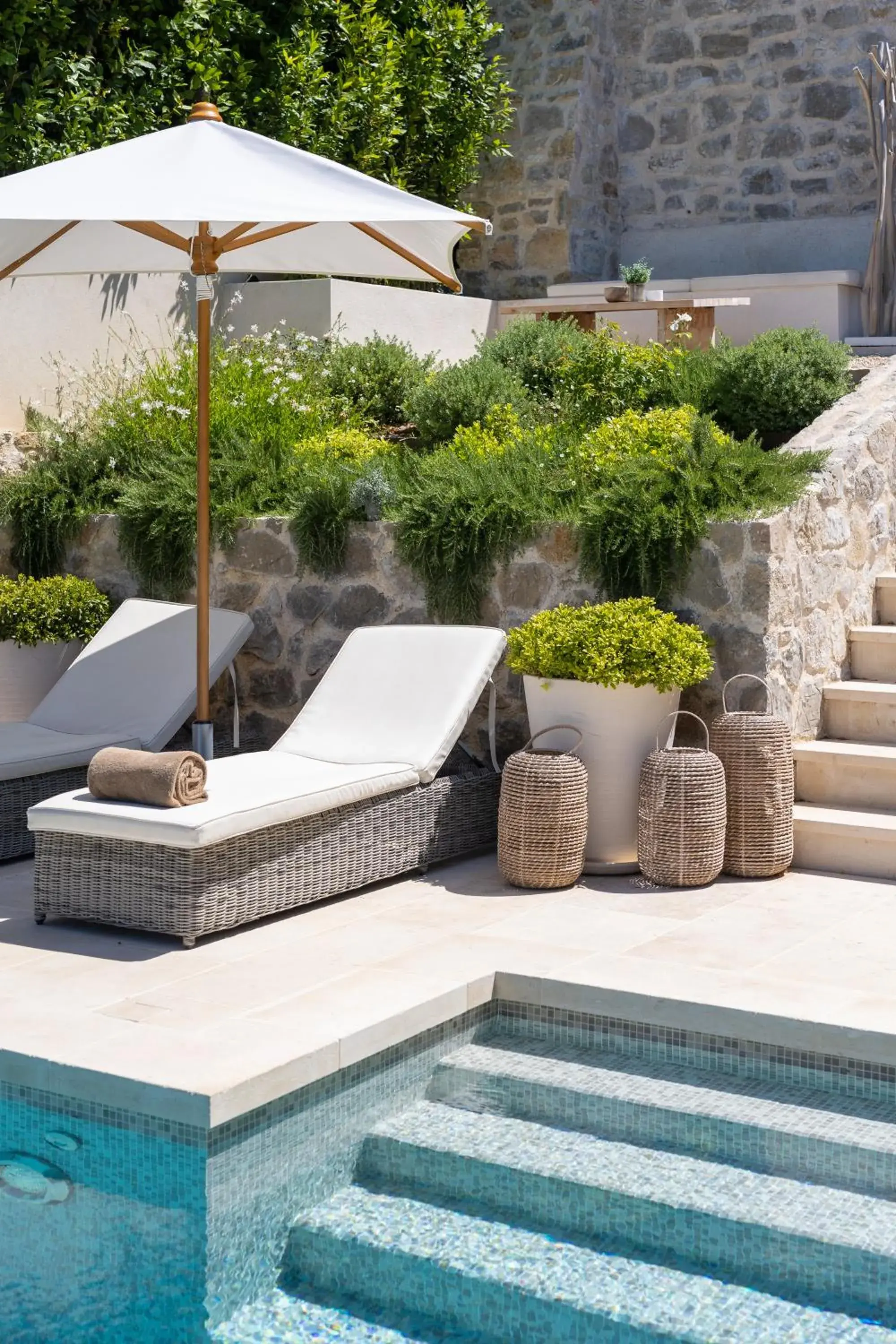 Swimming pool in Mougins Luxury Retreats Swimming pool in Mougins Luxury Retreats