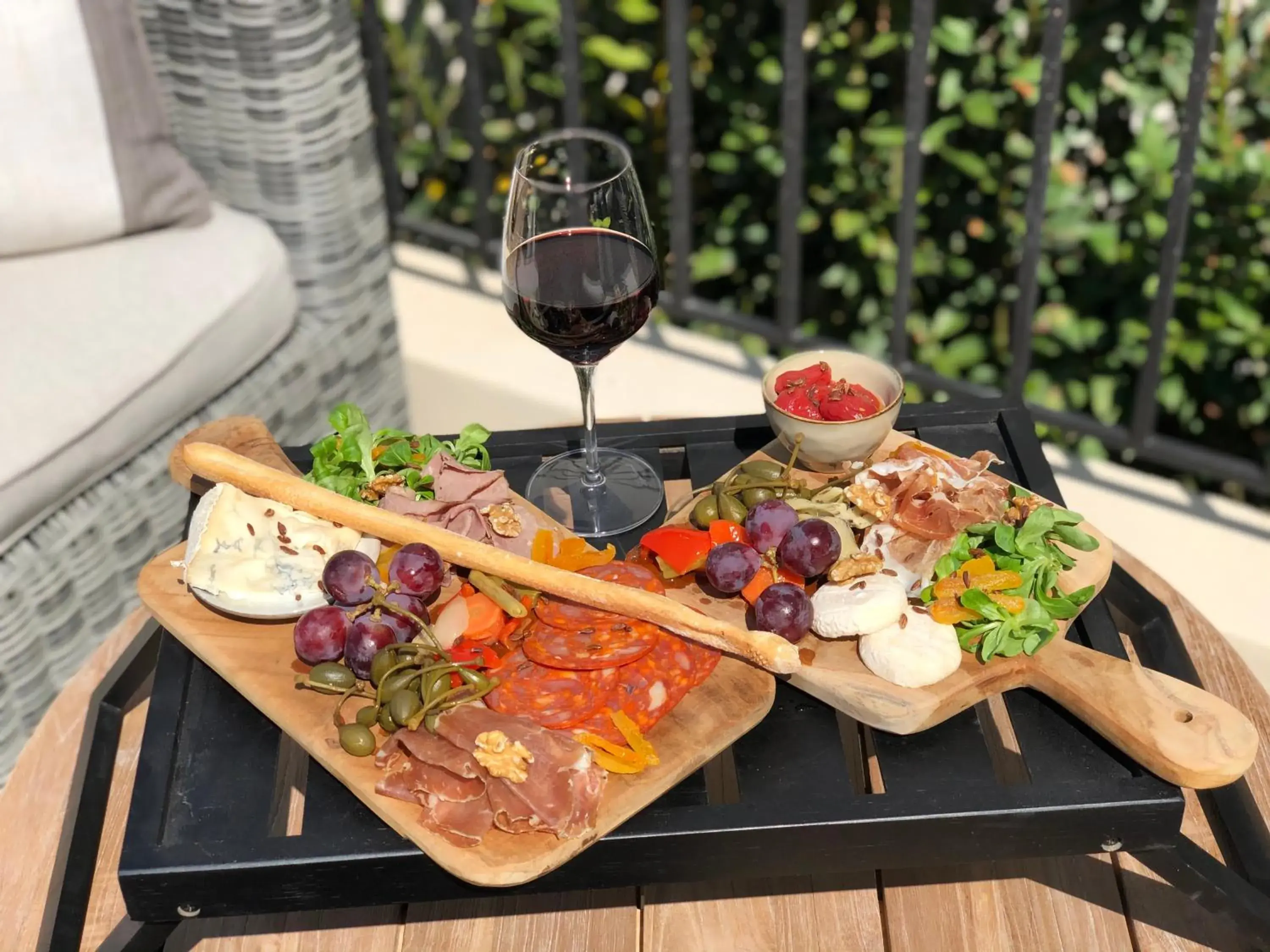 Lounge or bar in Mougins Luxury Retreats Lounge or bar in Mougins Luxury Retreats