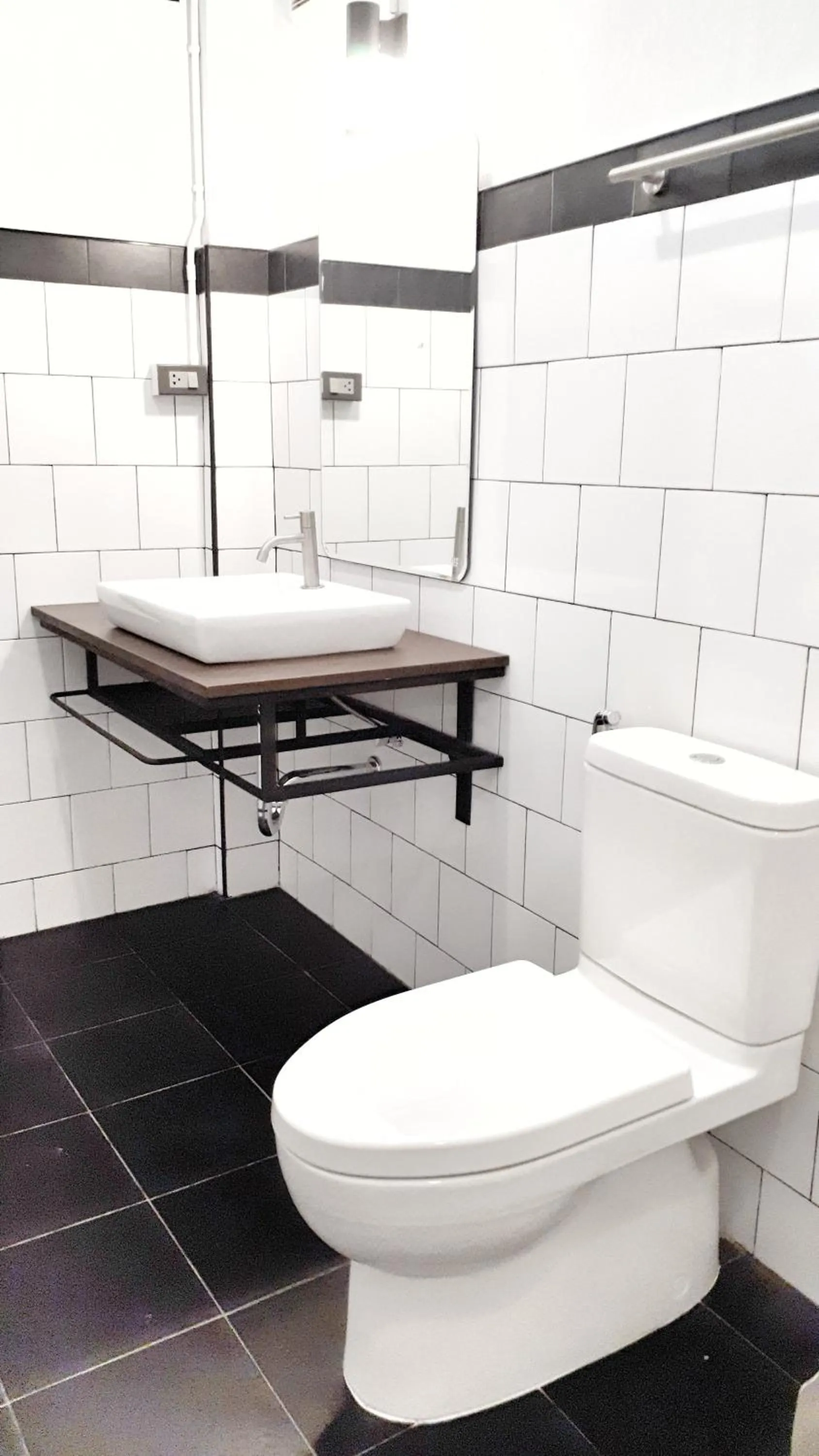 Toilet in BY Hotel Kanchanaburi