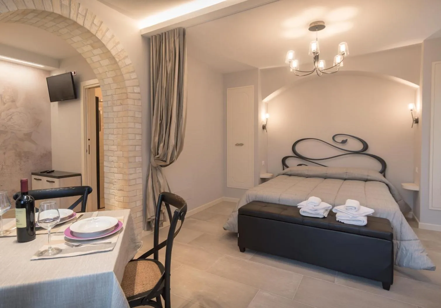 Living room, Bed in Il Giardino degli Angeli