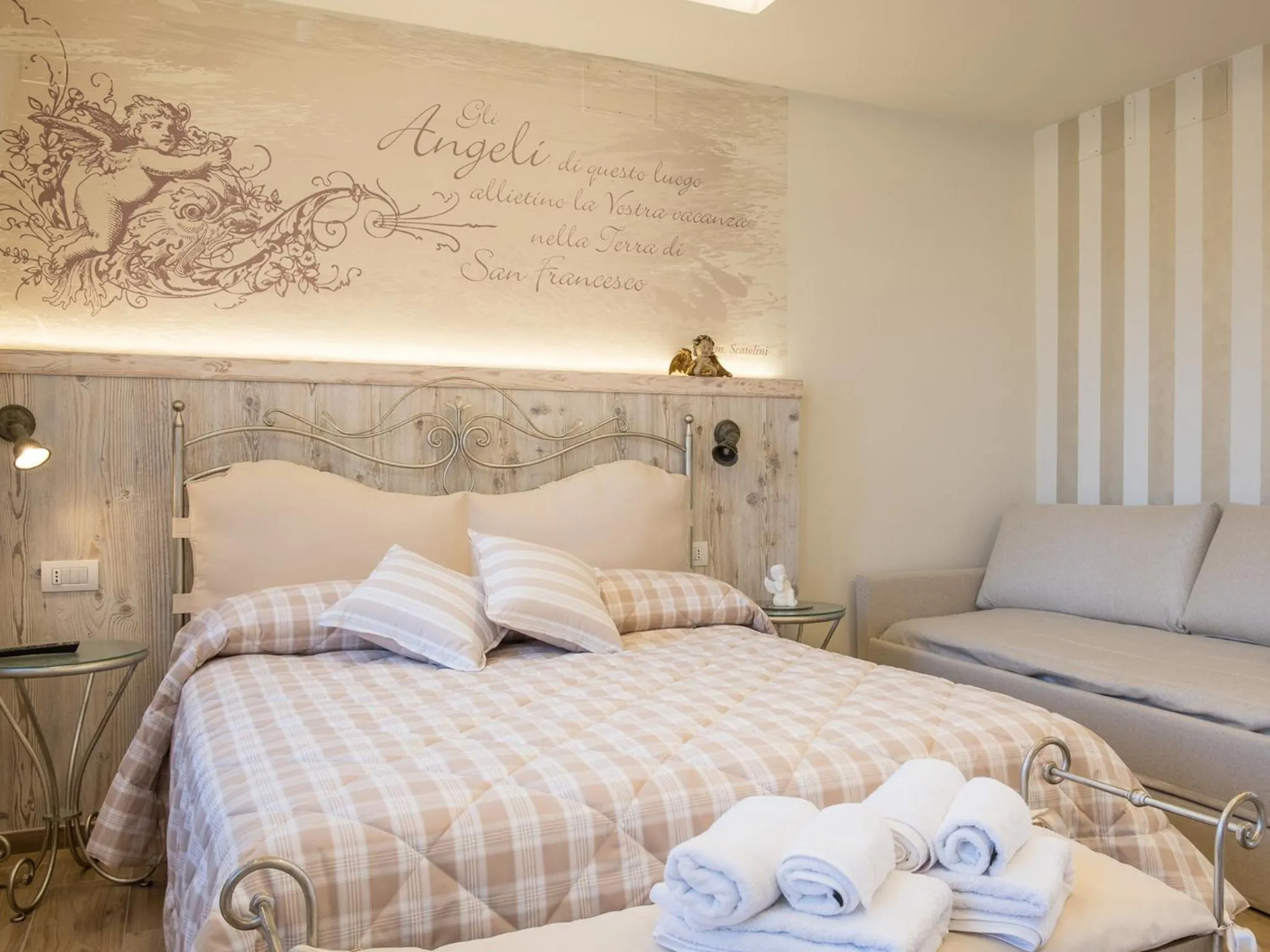 Bedroom, Bed in Il Giardino degli Angeli