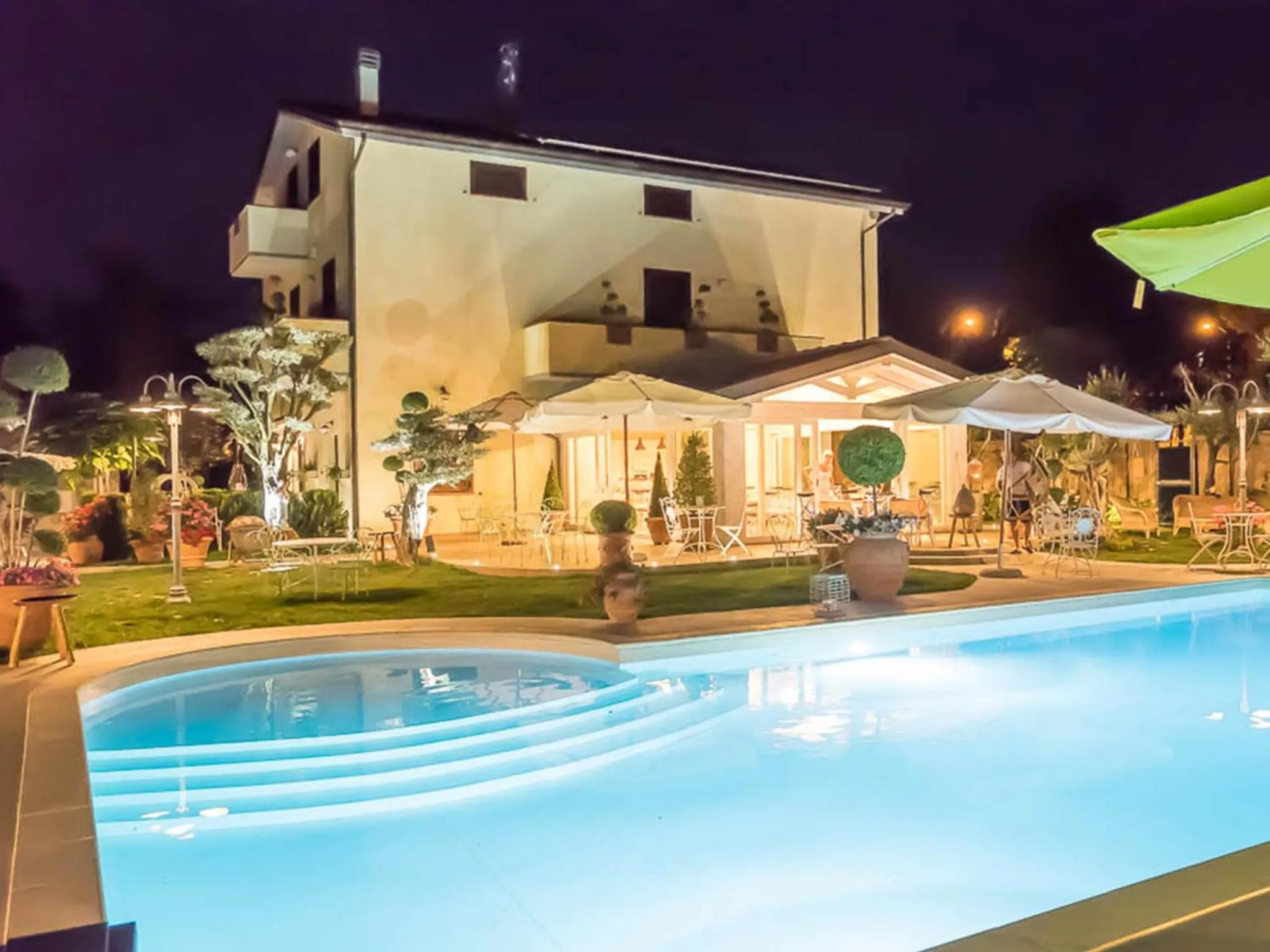 Night in Il Giardino degli Angeli