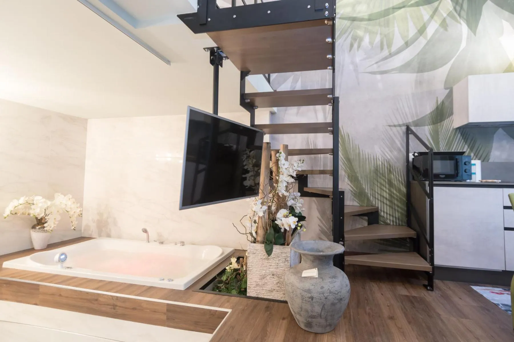 Shower, Bed in Il Giardino degli Angeli