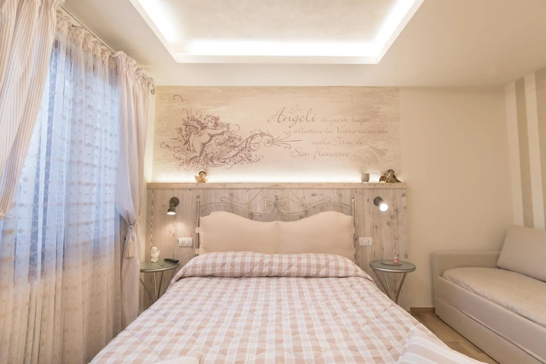 Bedroom, Bed in Il Giardino degli Angeli