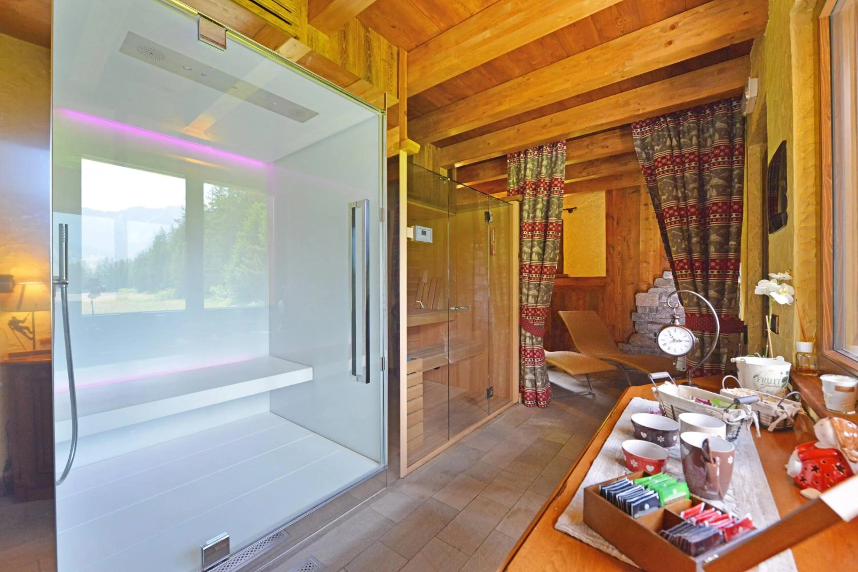 Spa and wellness centre/facilities in Hotel Le Petit Abri