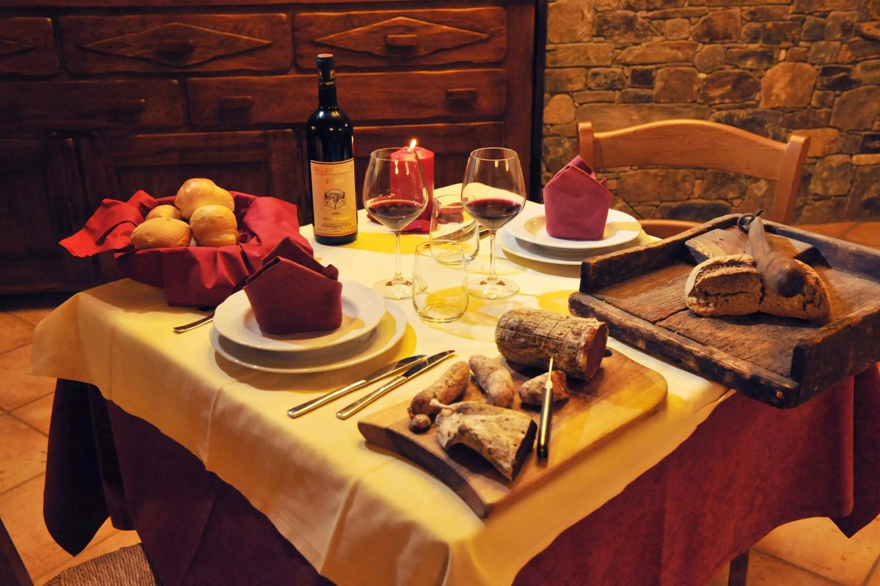 Restaurant/places to eat in Hotel Le Petit Abri