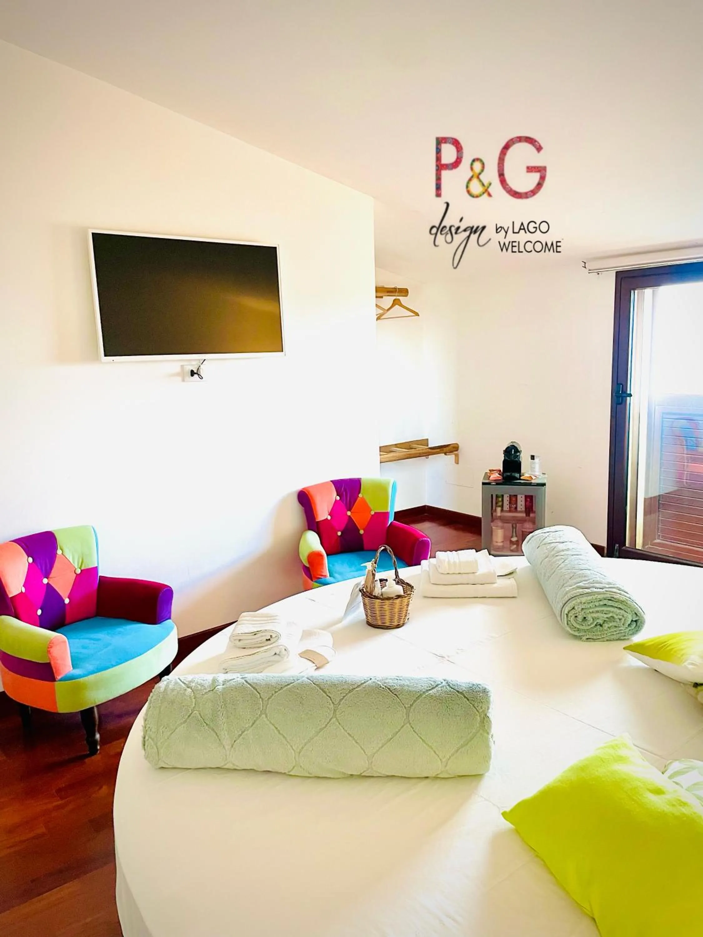 Photo of the whole room, Bed in P&G design by Lago Welcome Enna