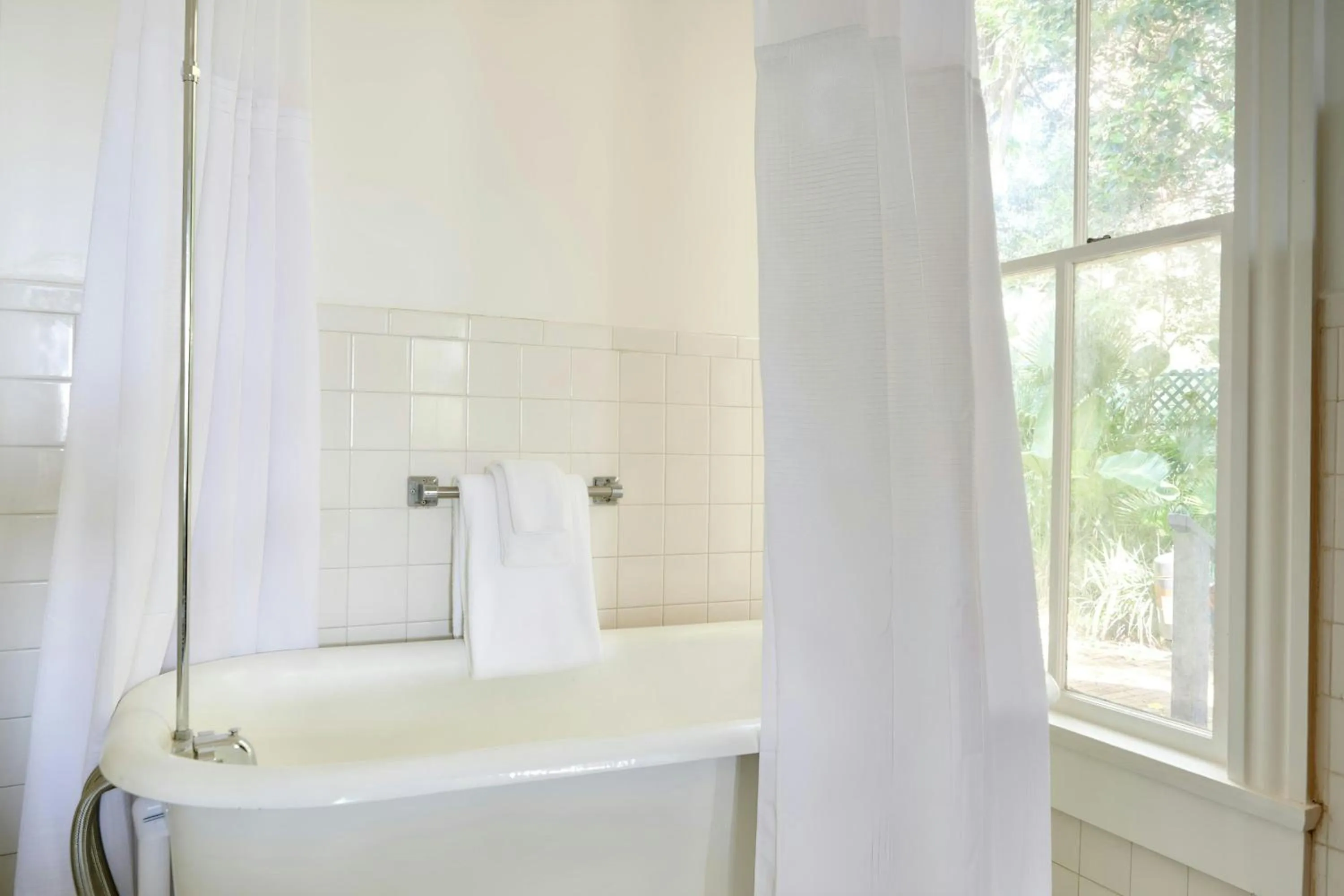 Bathroom in Wellborn Hotel Downtown, Sonder by Marriott Bonvoy