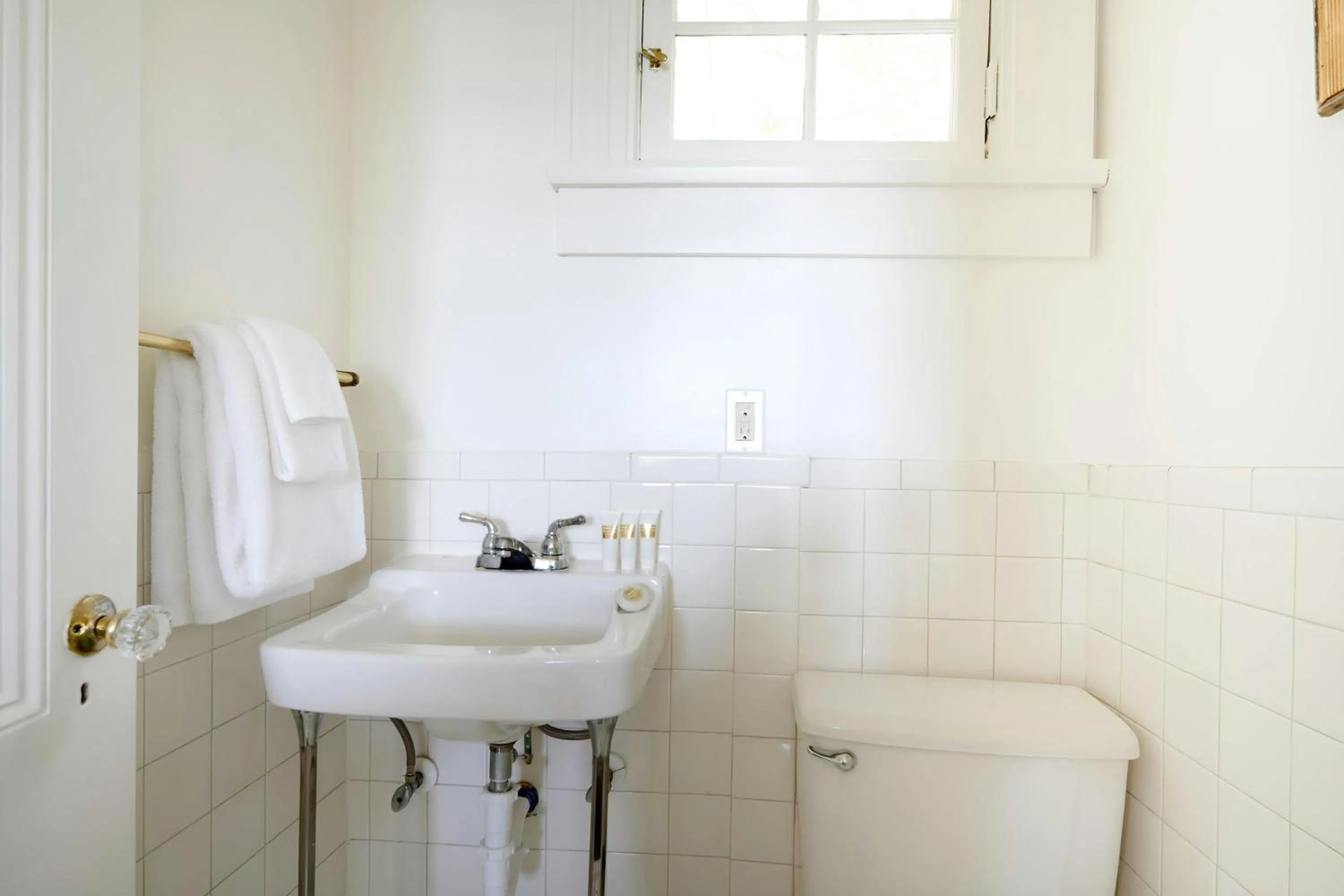 Bathroom in Wellborn Hotel Downtown, Sonder by Marriott Bonvoy