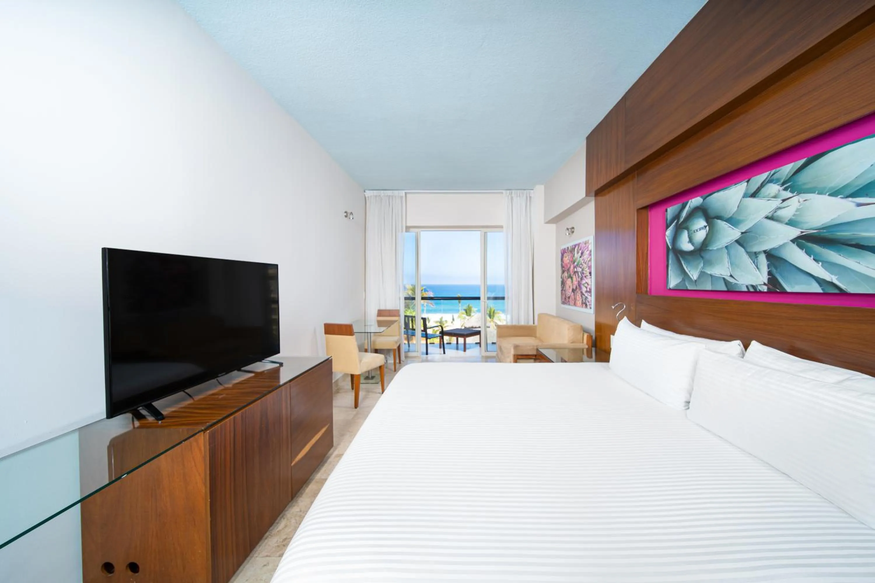 Deluxe King Room - single occupancy in BelAir SunClub Cabos by Krystal Grand
