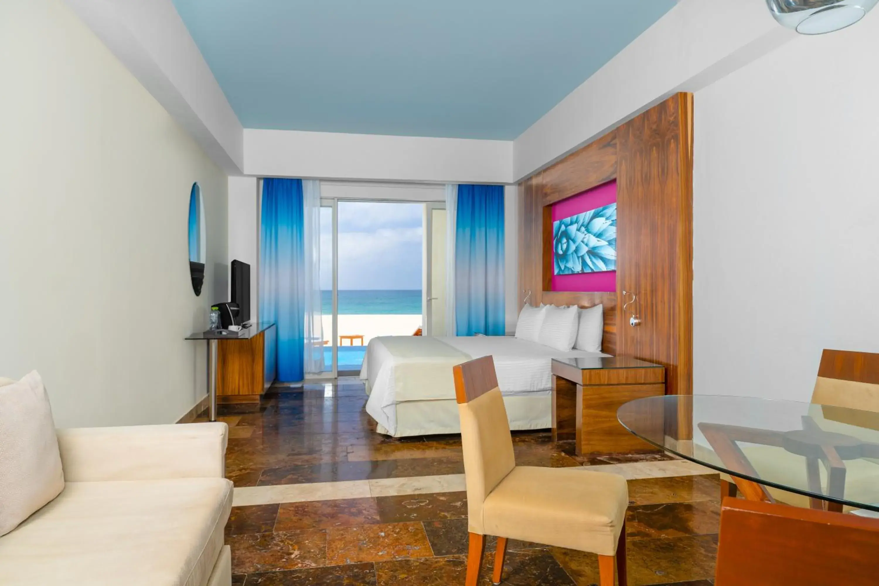 Altitude Junior Suite Swimout Ocean Front King - single occupancy in Altitude by Krystal Grand Los Cabos - All Inclusive Altitude Junior Suite Swimout Ocean Front King - single occupancy in Altitude by Krystal Grand Los Cabos - All Inclusive