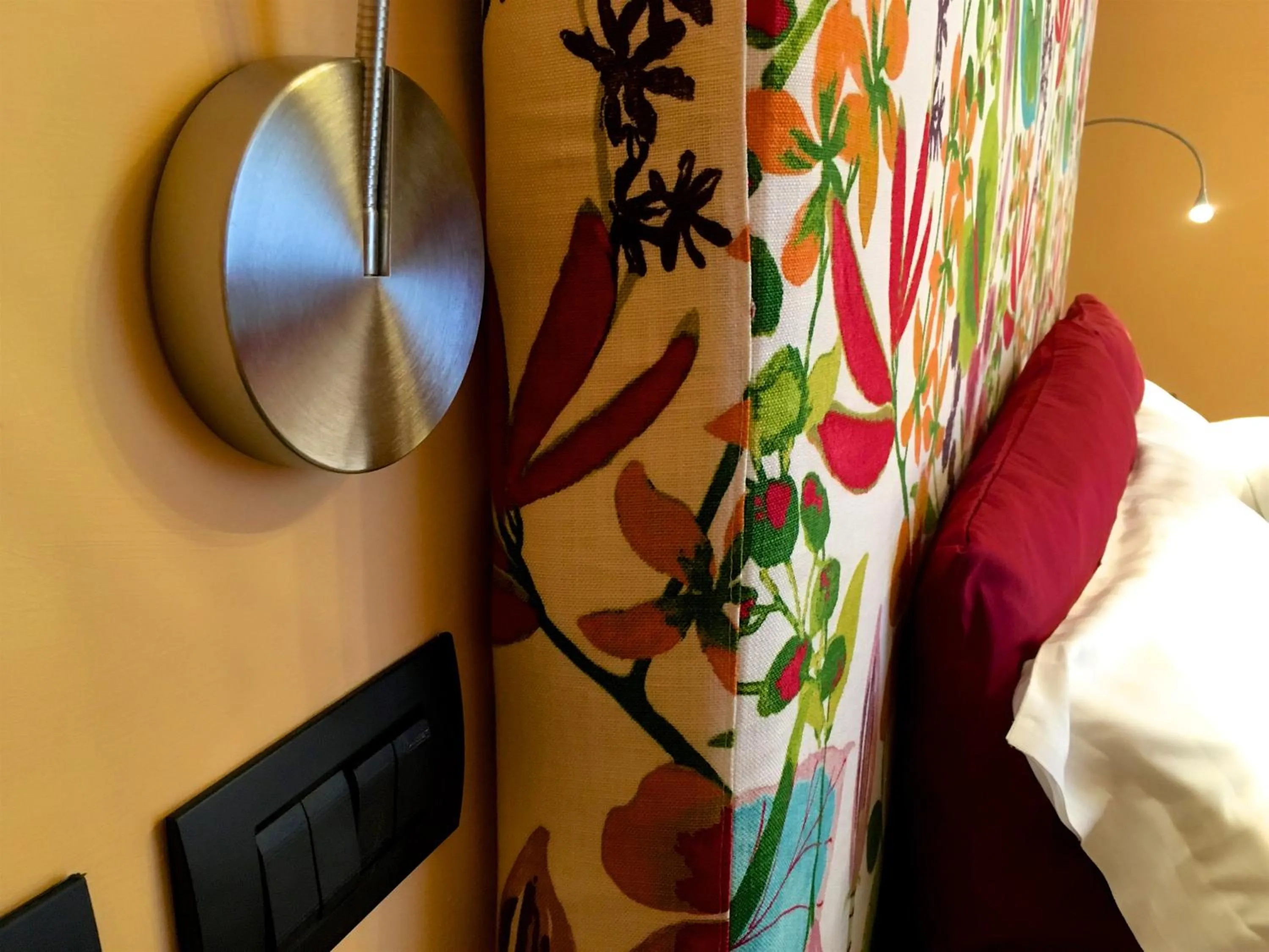 Decorative detail, Bed in Residenza Viviani