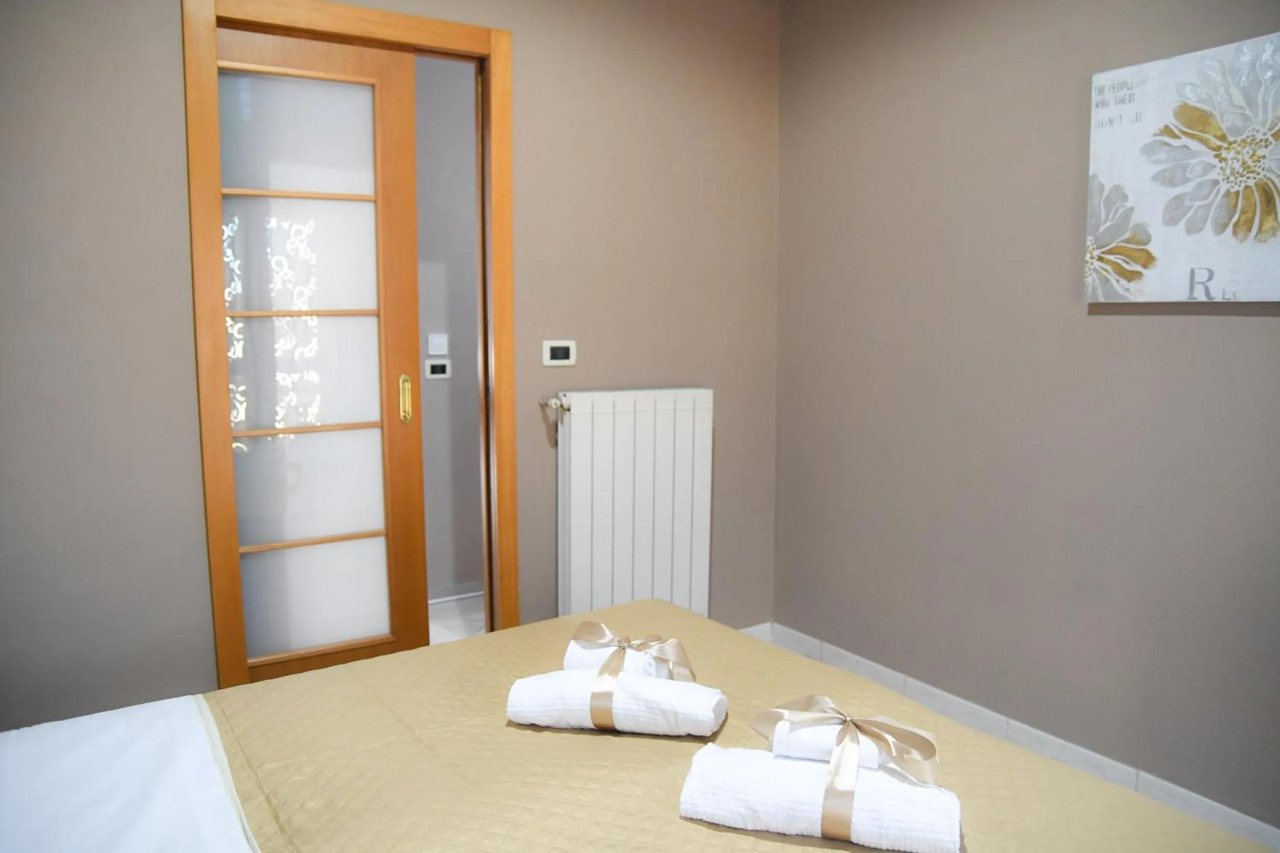 Photo of the whole room, Bed in B&B Lamezia Airport