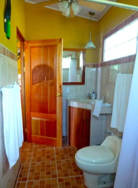 Shower in Cabinas Jimenez
