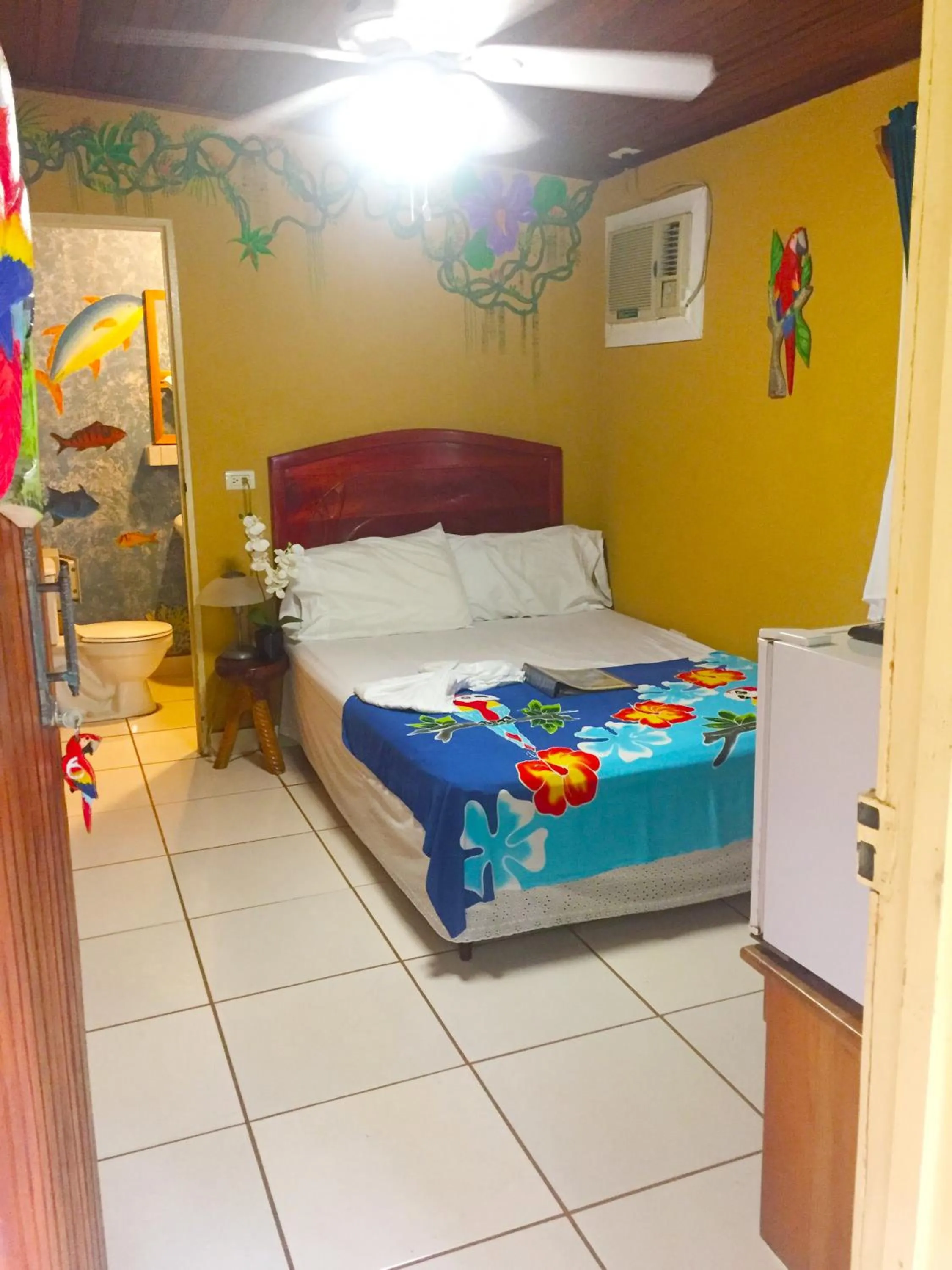 Photo of the whole room, Bed in Cabinas Jimenez