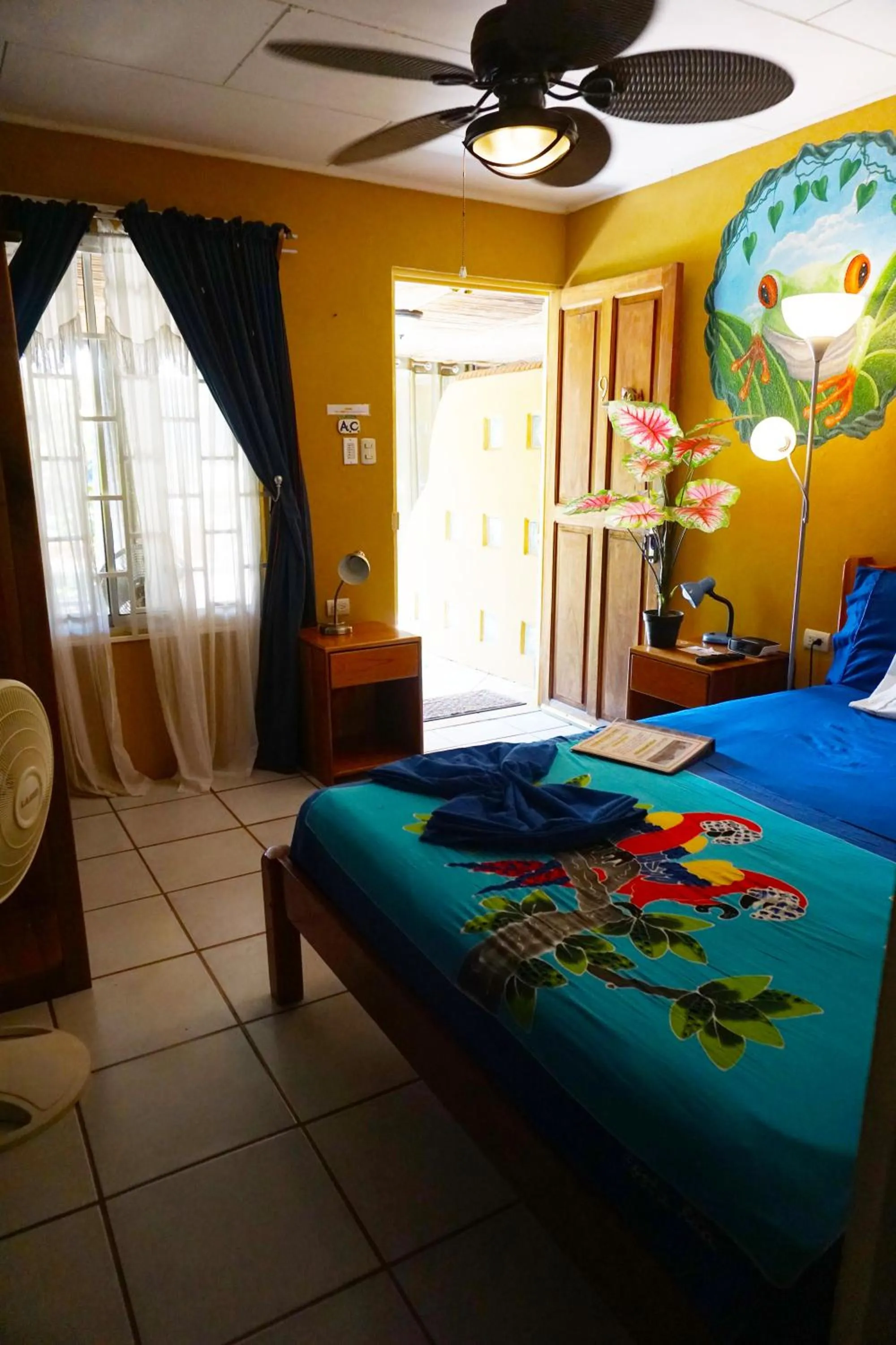 Photo of the whole room, Bed in Cabinas Jimenez