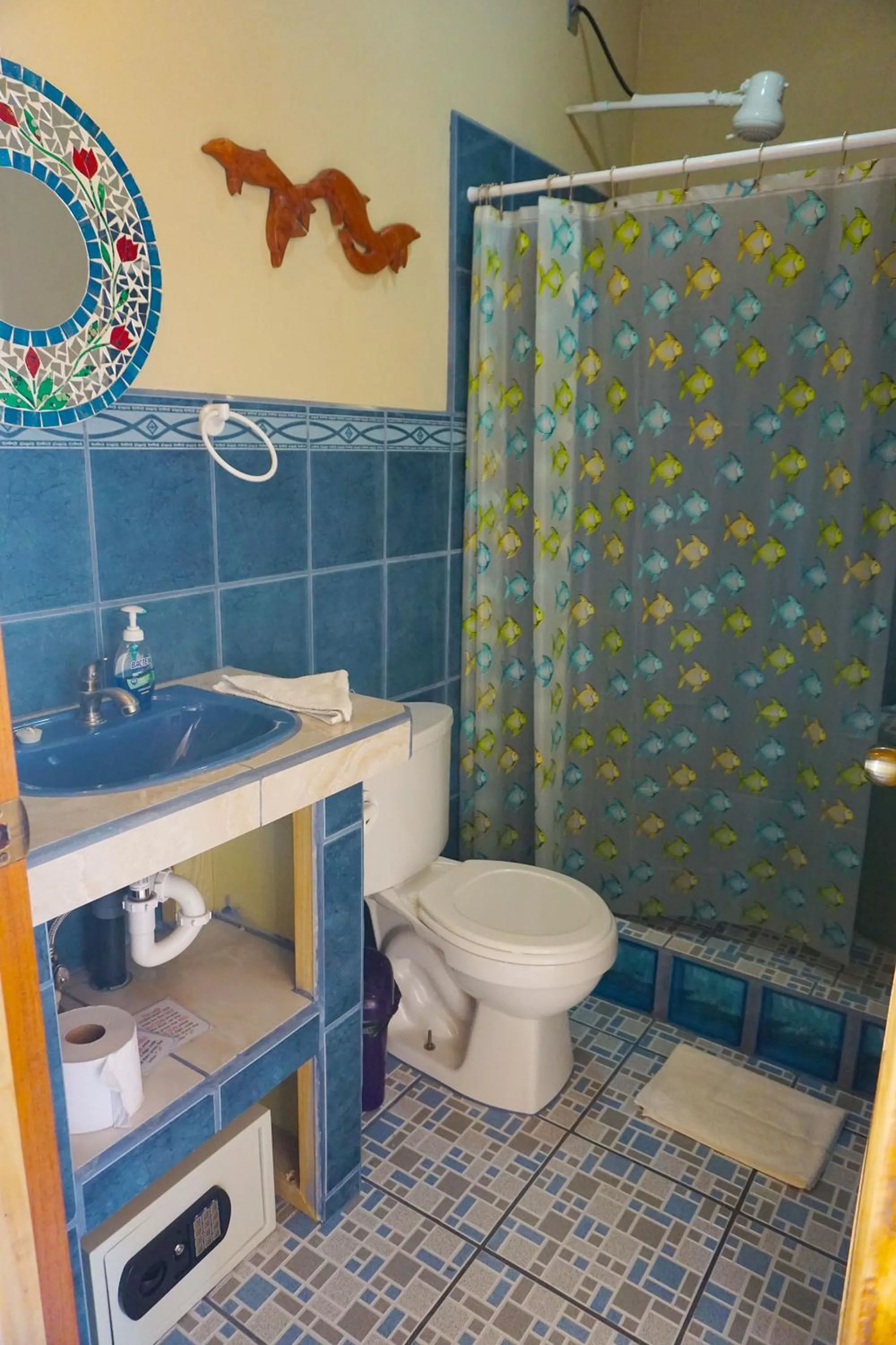 Shower in Cabinas Jimenez