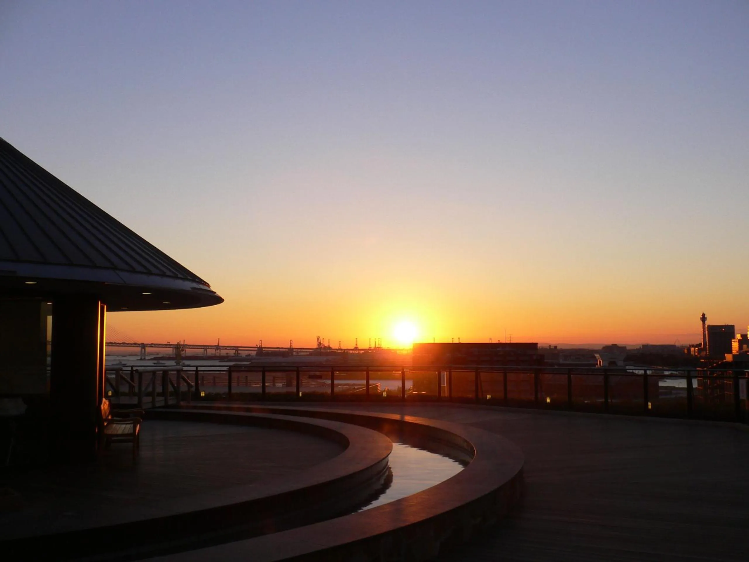 Yokohama Minatomirai Manyo Club