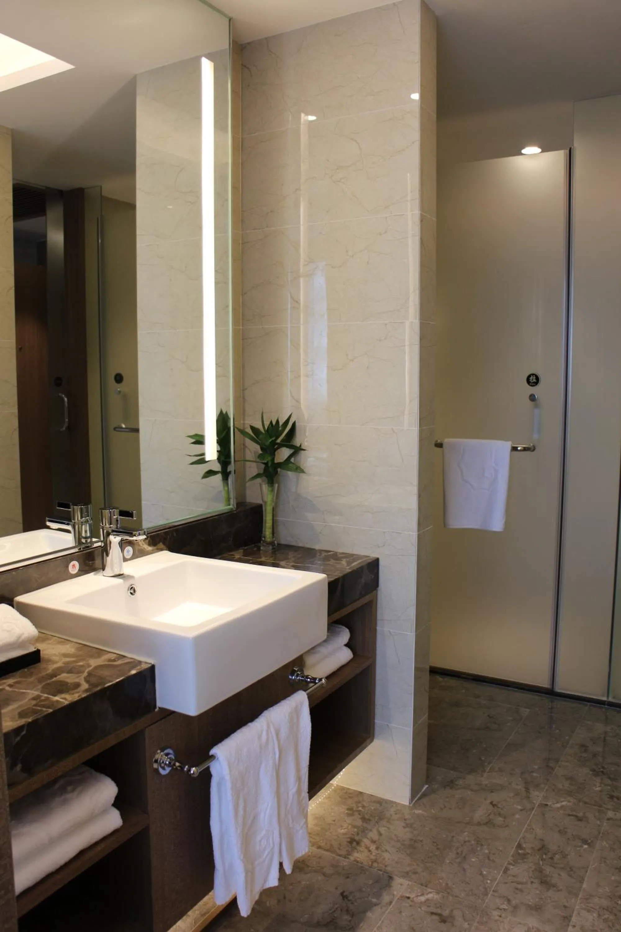 Bathroom in 南国会1站酒店 广交会免费穿梭巴士