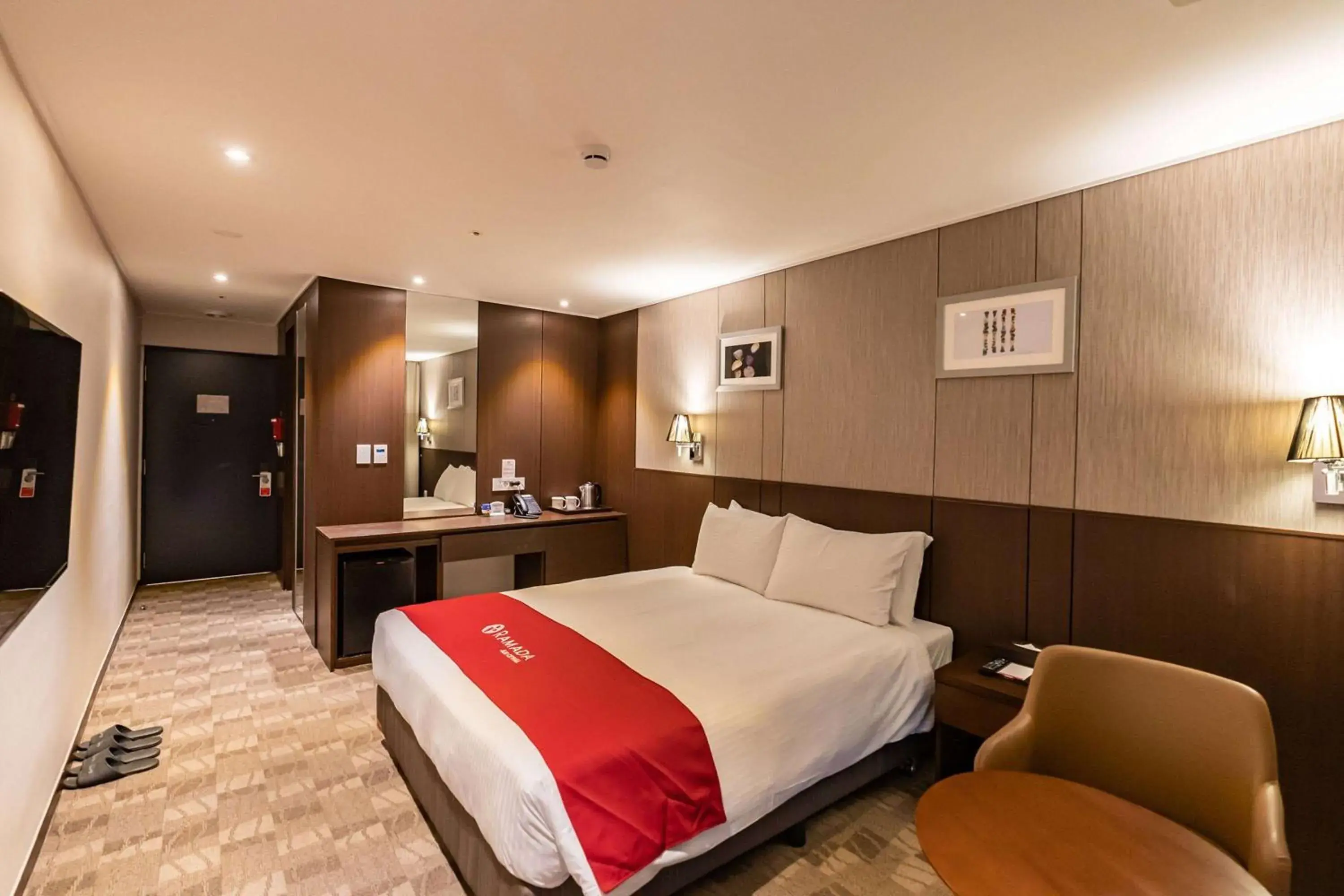 Photo of the whole room, Bed in Ramada by Wyndham Jeju City Hall Photo of the whole room, Bed in Ramada by Wyndham Jeju City Hall