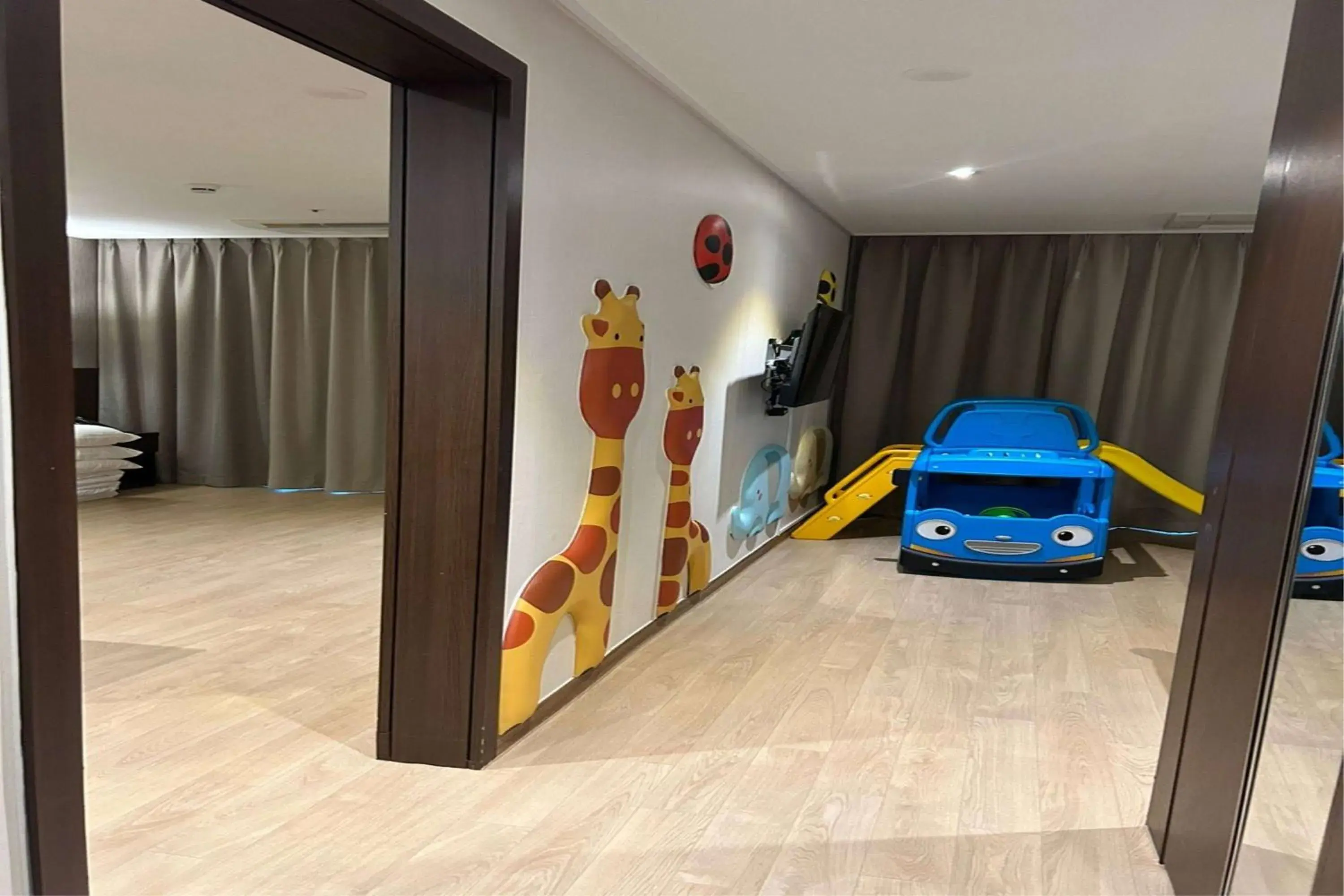 Photo of the whole room in Ramada by Wyndham Jeju City Hall Photo of the whole room in Ramada by Wyndham Jeju City Hall