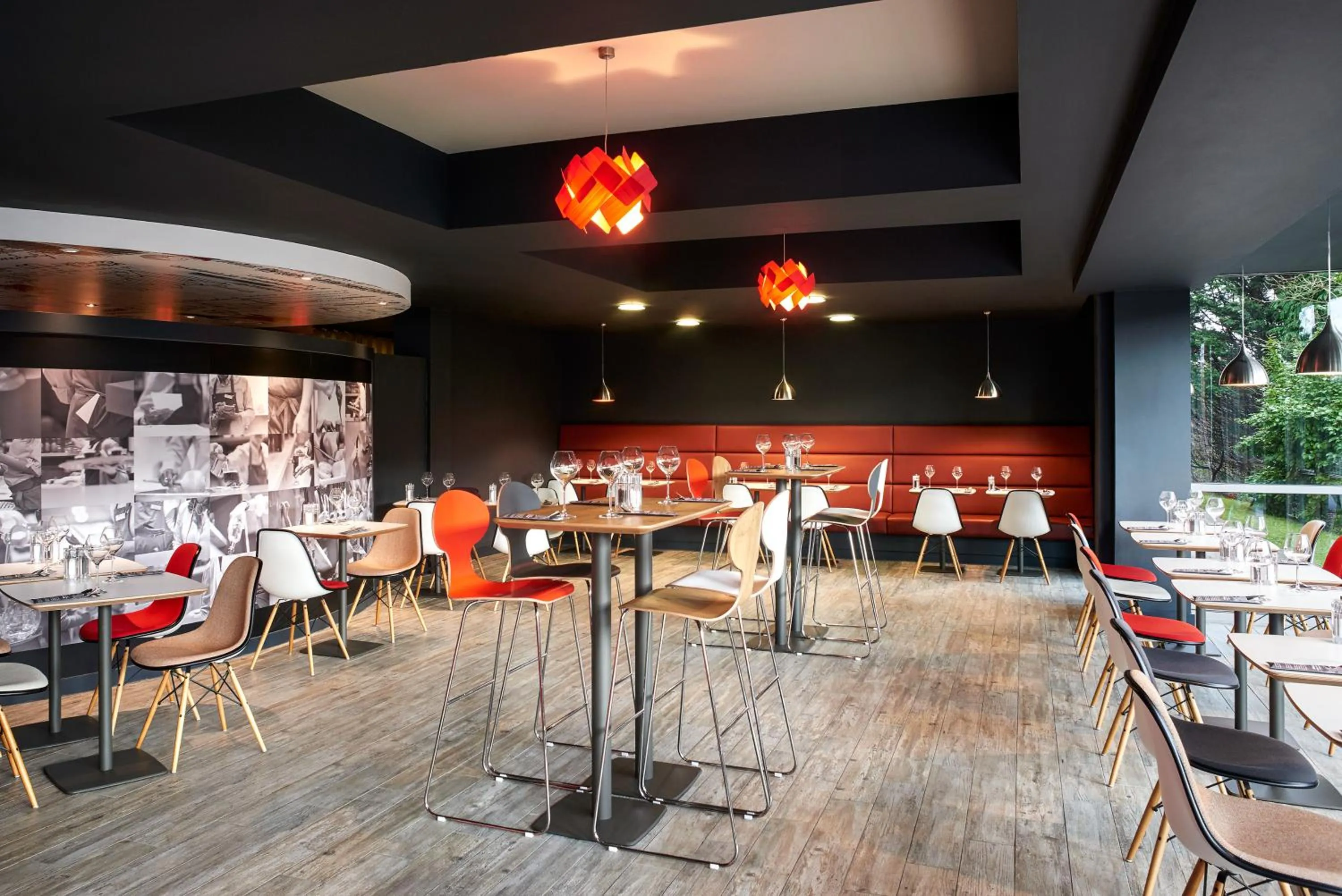 Restaurant/places to eat in ibis Swansea