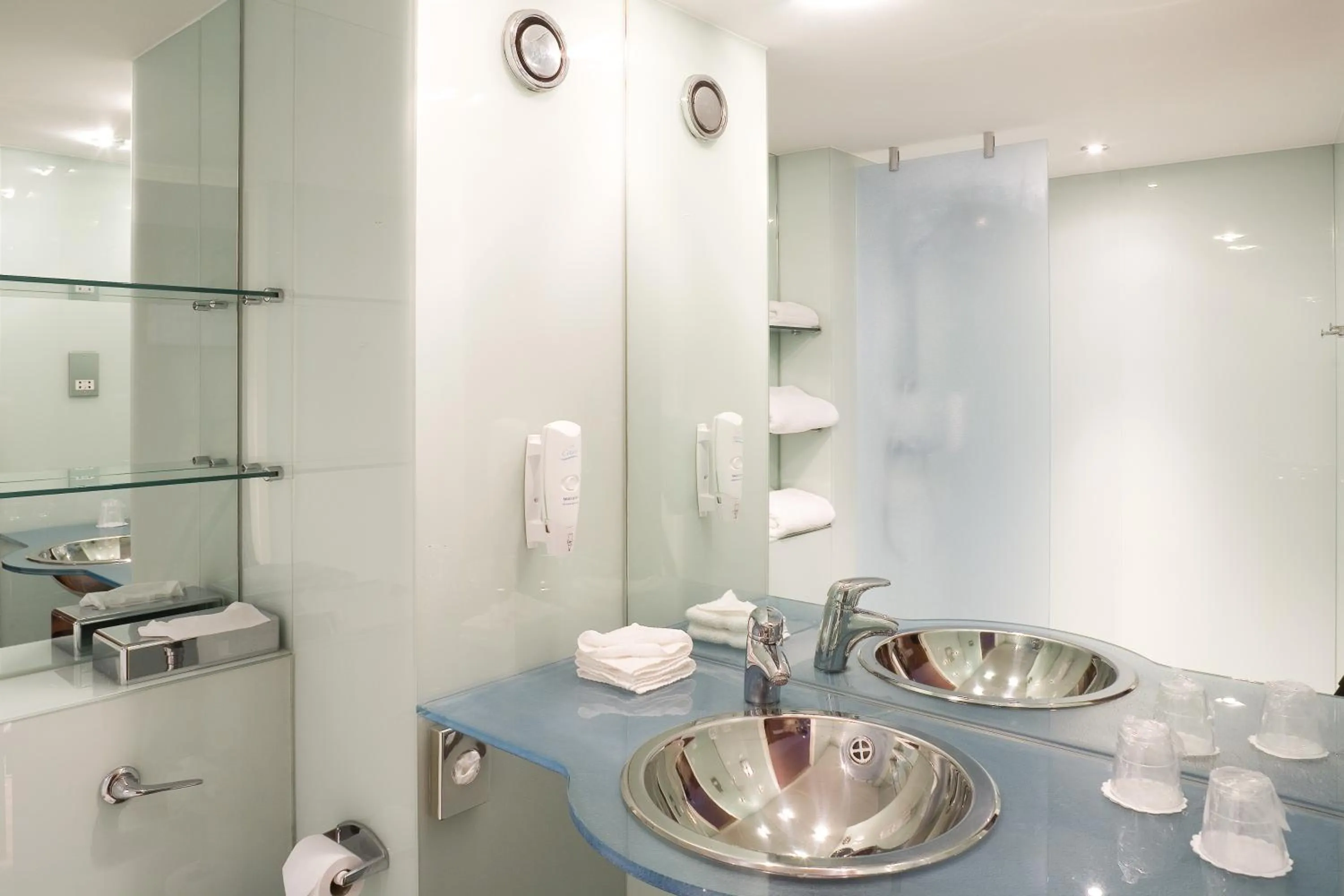 Bathroom in ibis Swansea