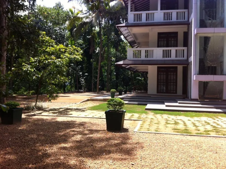 Garden in Gem Field Rest