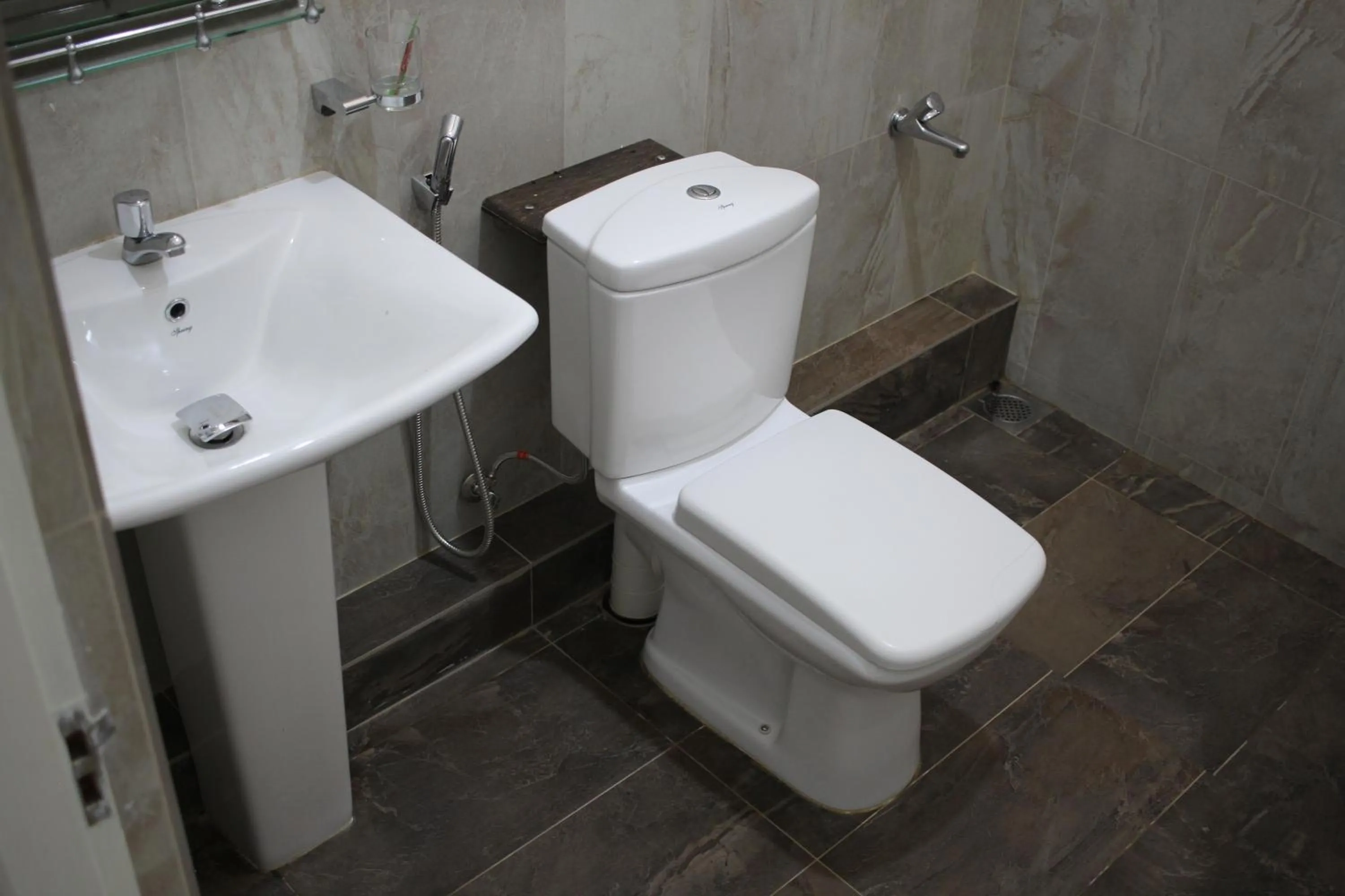 Toilet in Gem Field Rest