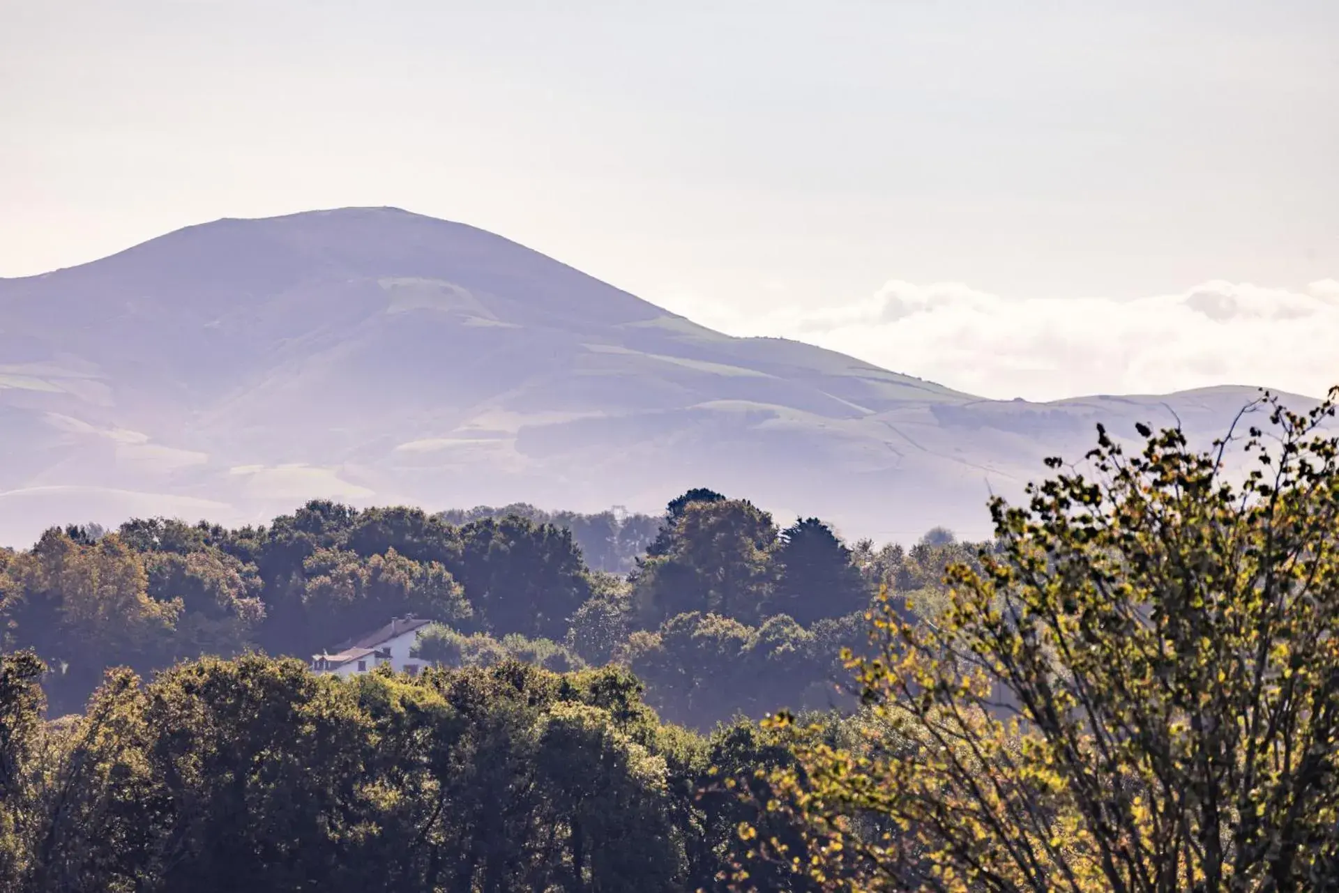 Mountain view in Hôtel INDARRA & SPA - Piscine Mountain view in Hôtel INDARRA & SPA - Piscine