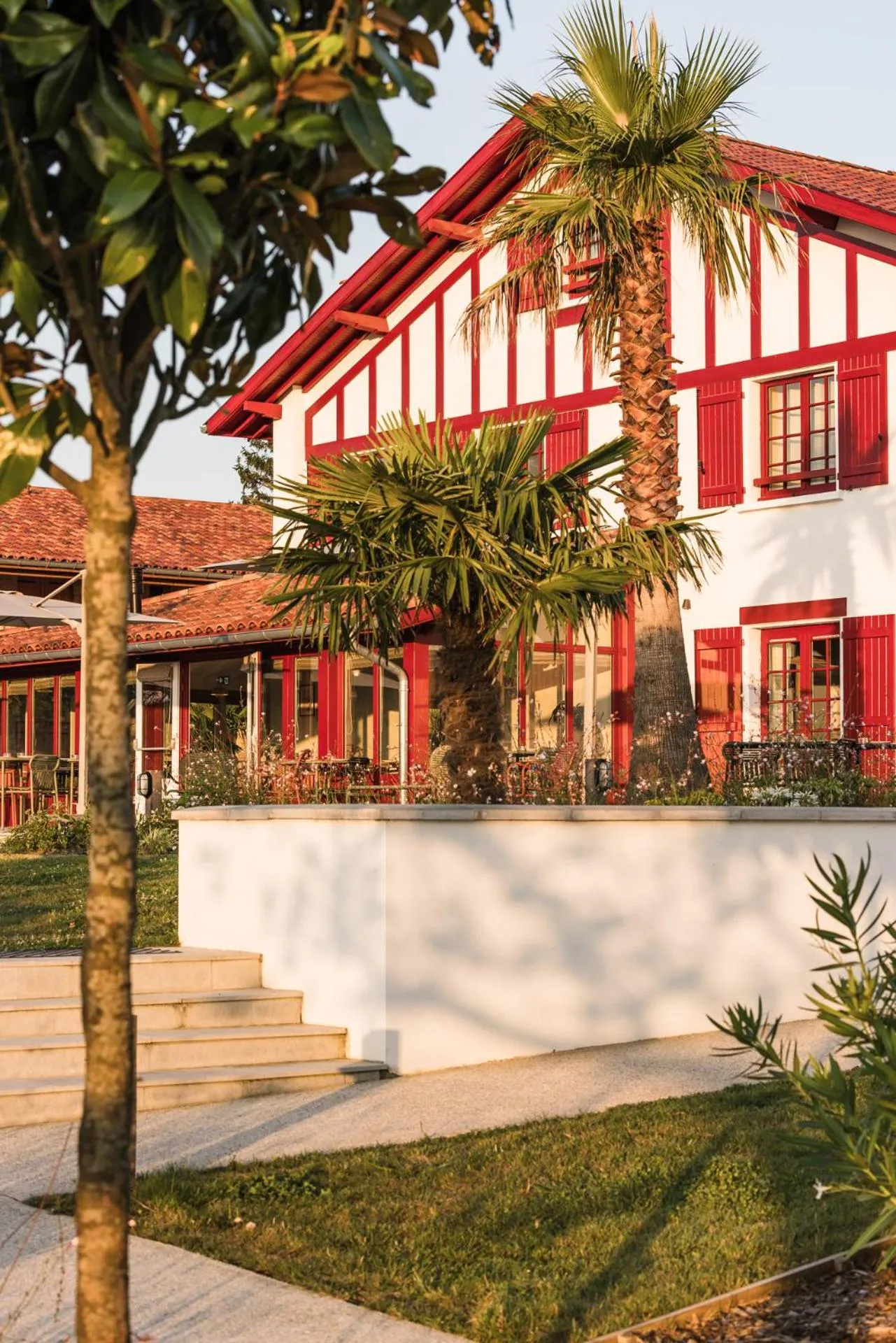 Garden in Hôtel INDARRA & SPA - Piscine