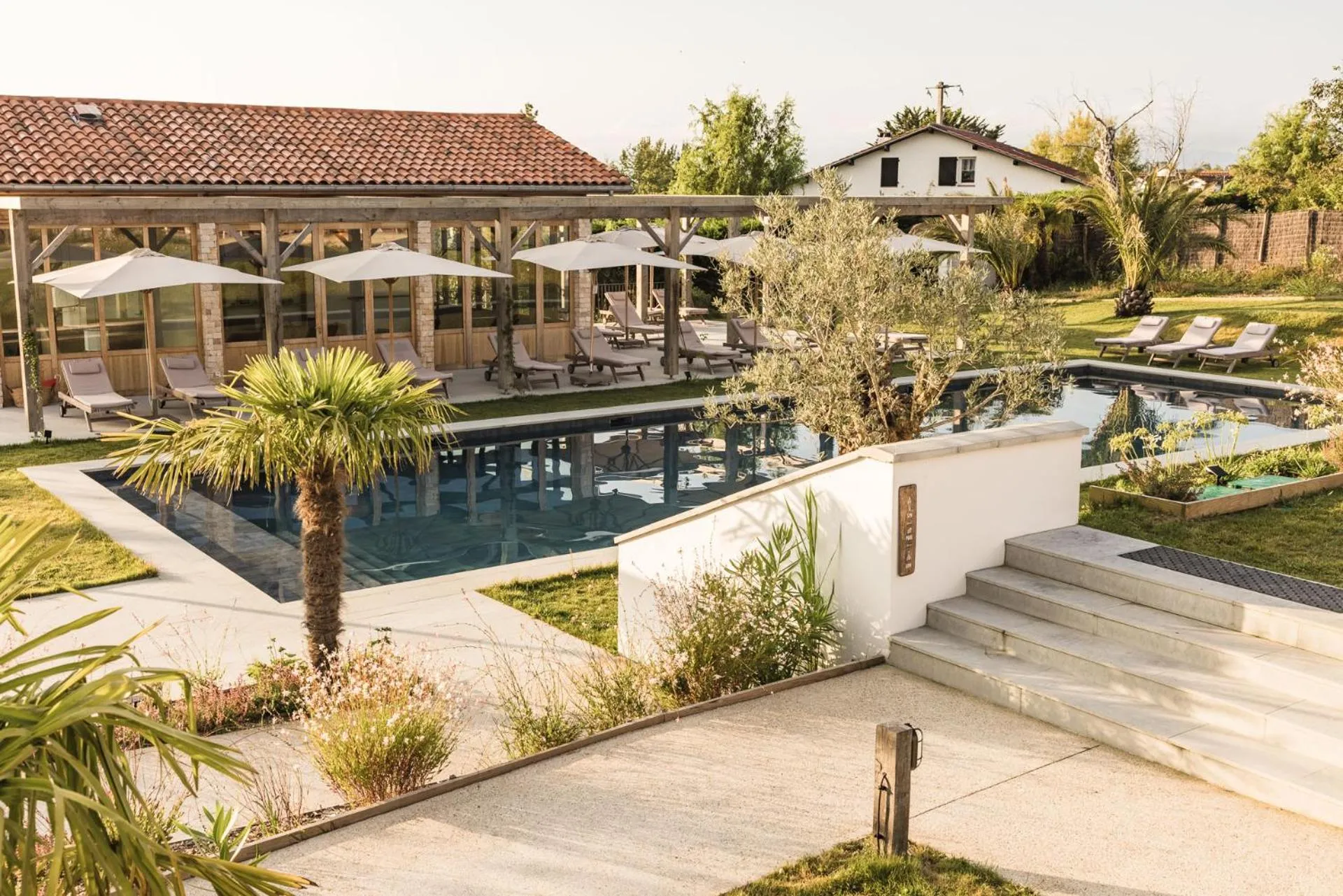 Day in Hôtel INDARRA & SPA - Piscine