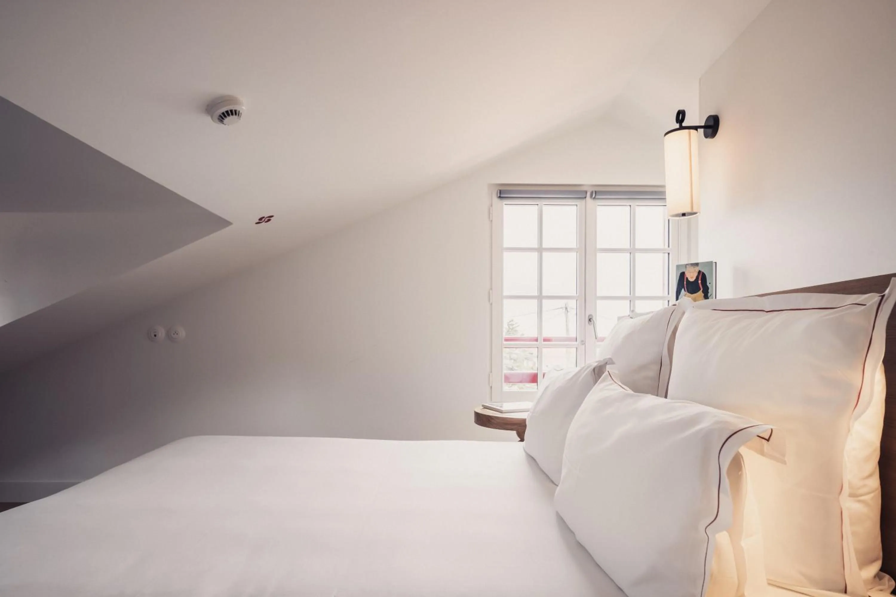 Bed in Hôtel INDARRA & SPA - Piscine