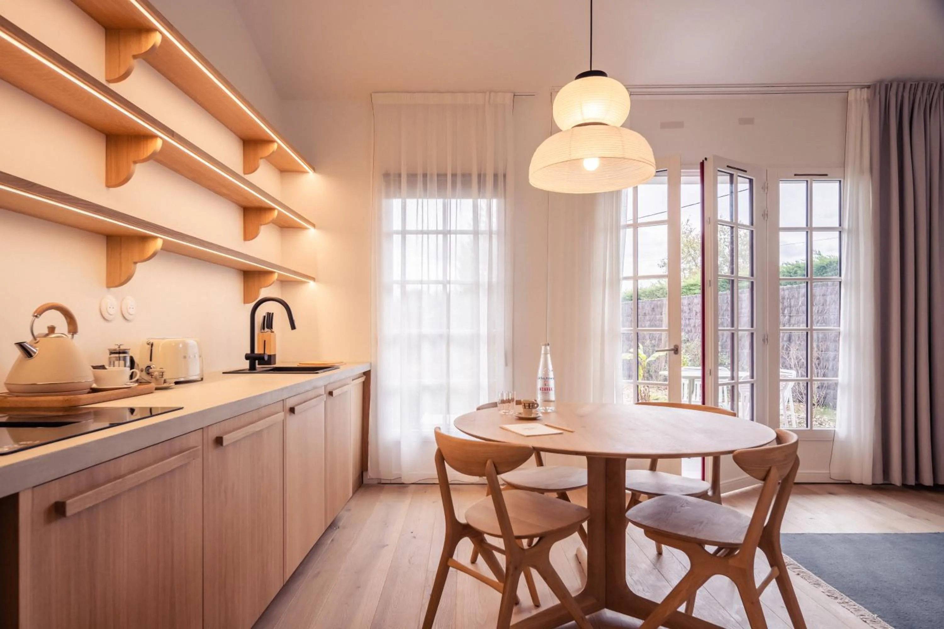 stove in Hôtel INDARRA & SPA - Piscine