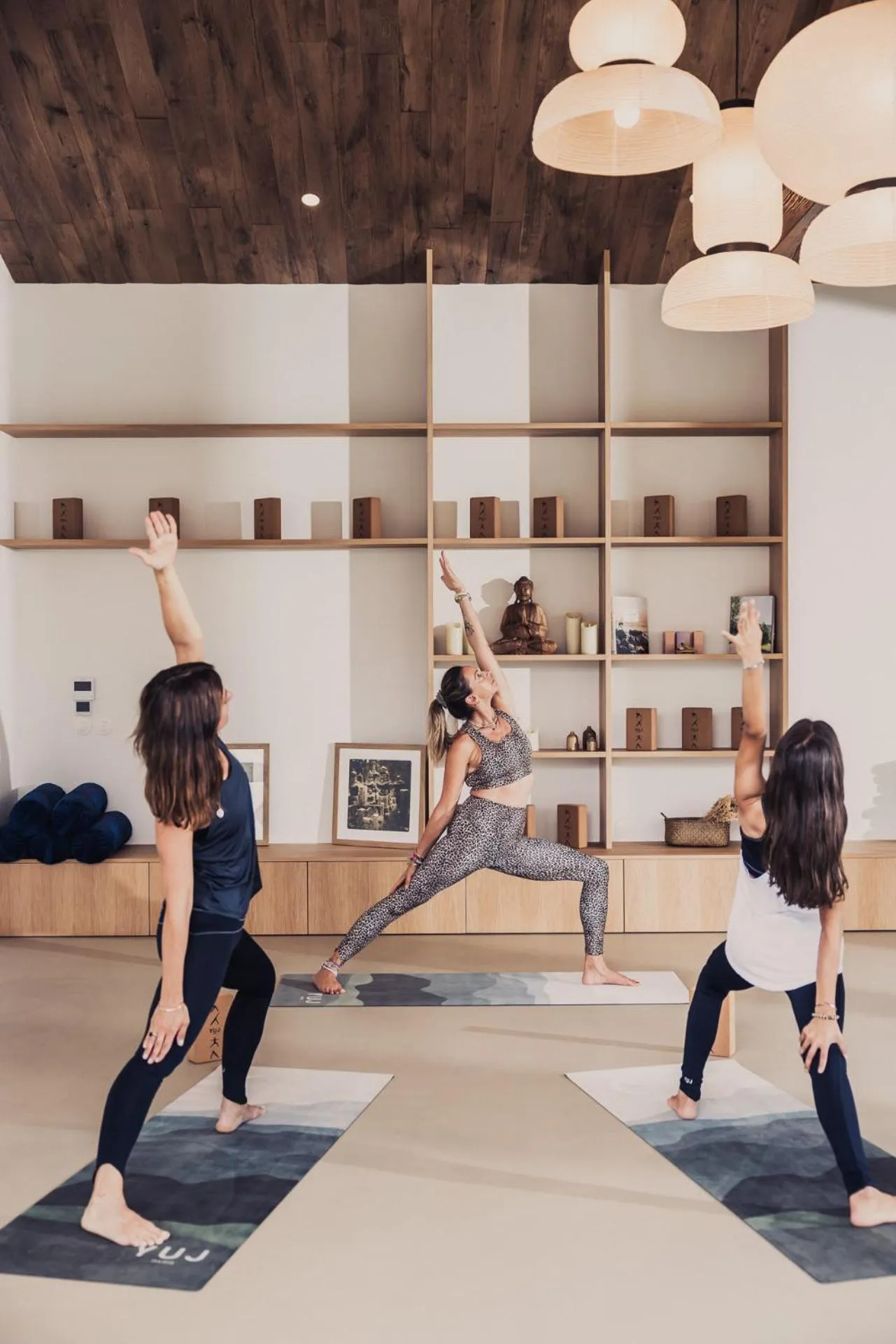 People in Hôtel INDARRA & SPA - Piscine