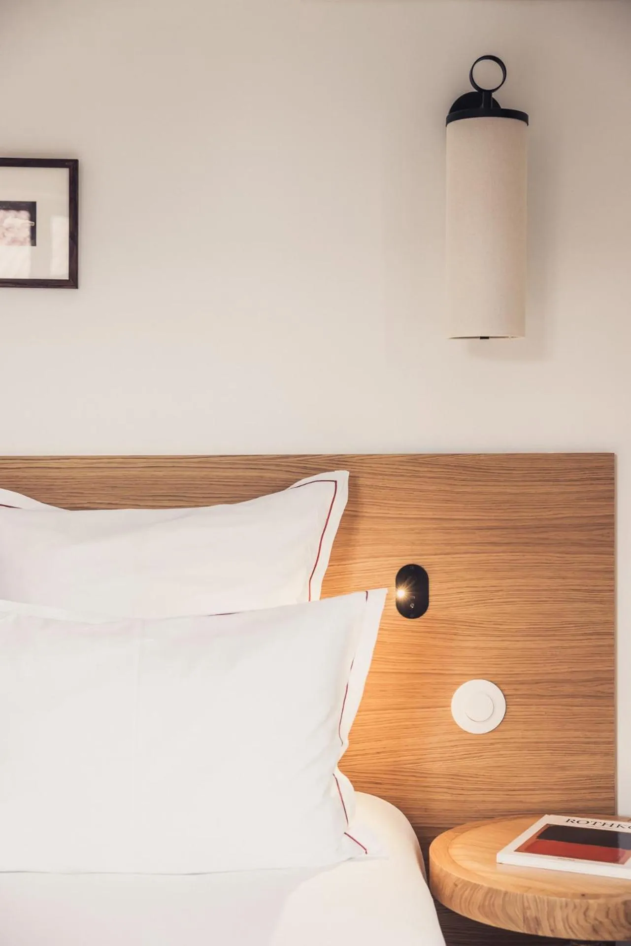 Bed in Hôtel INDARRA & SPA - Piscine